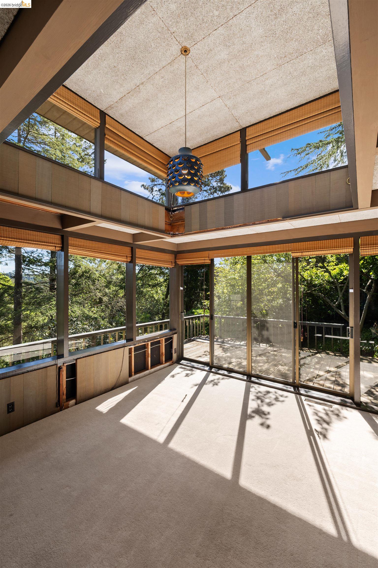 205 Lake Dr