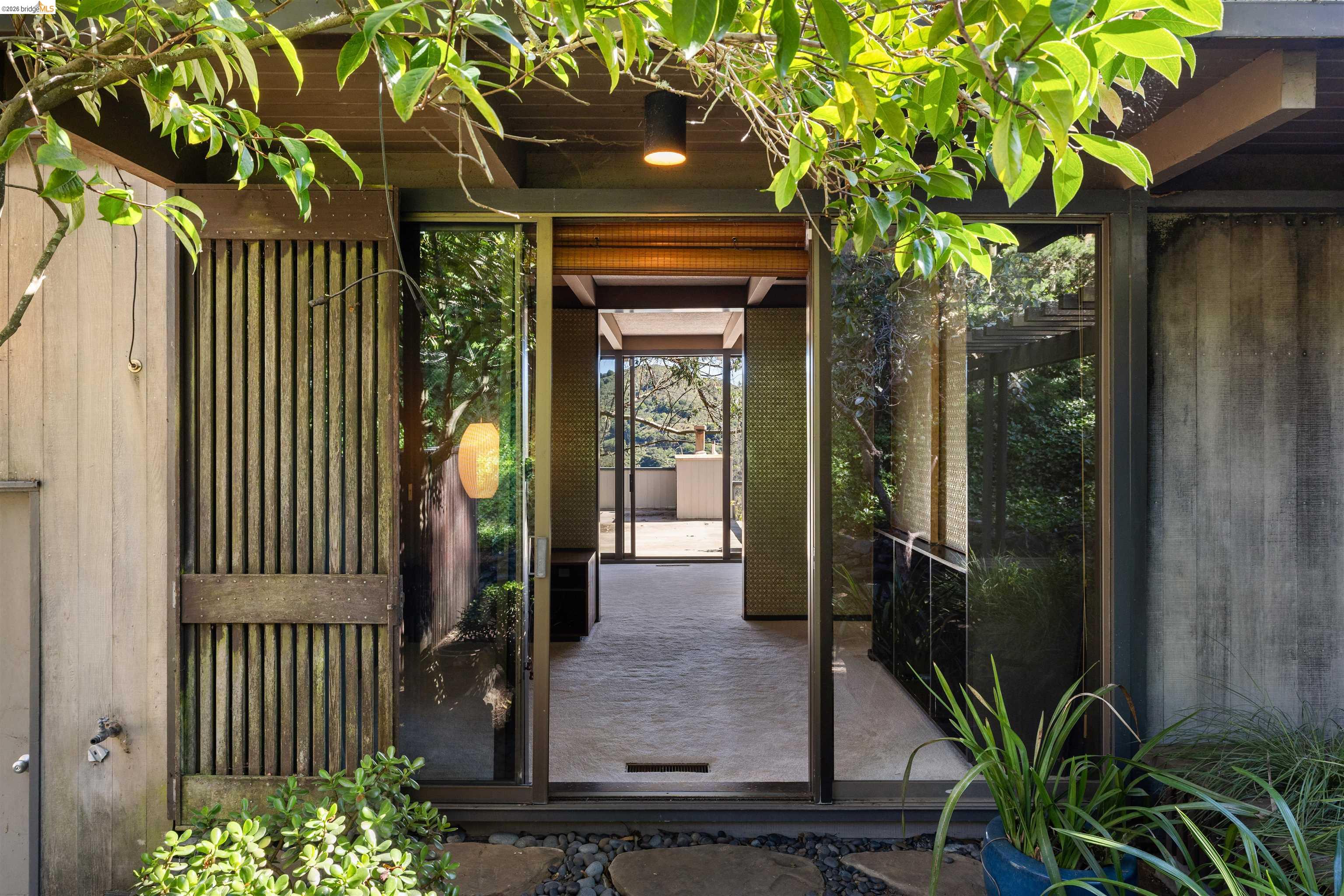 205 Lake Dr