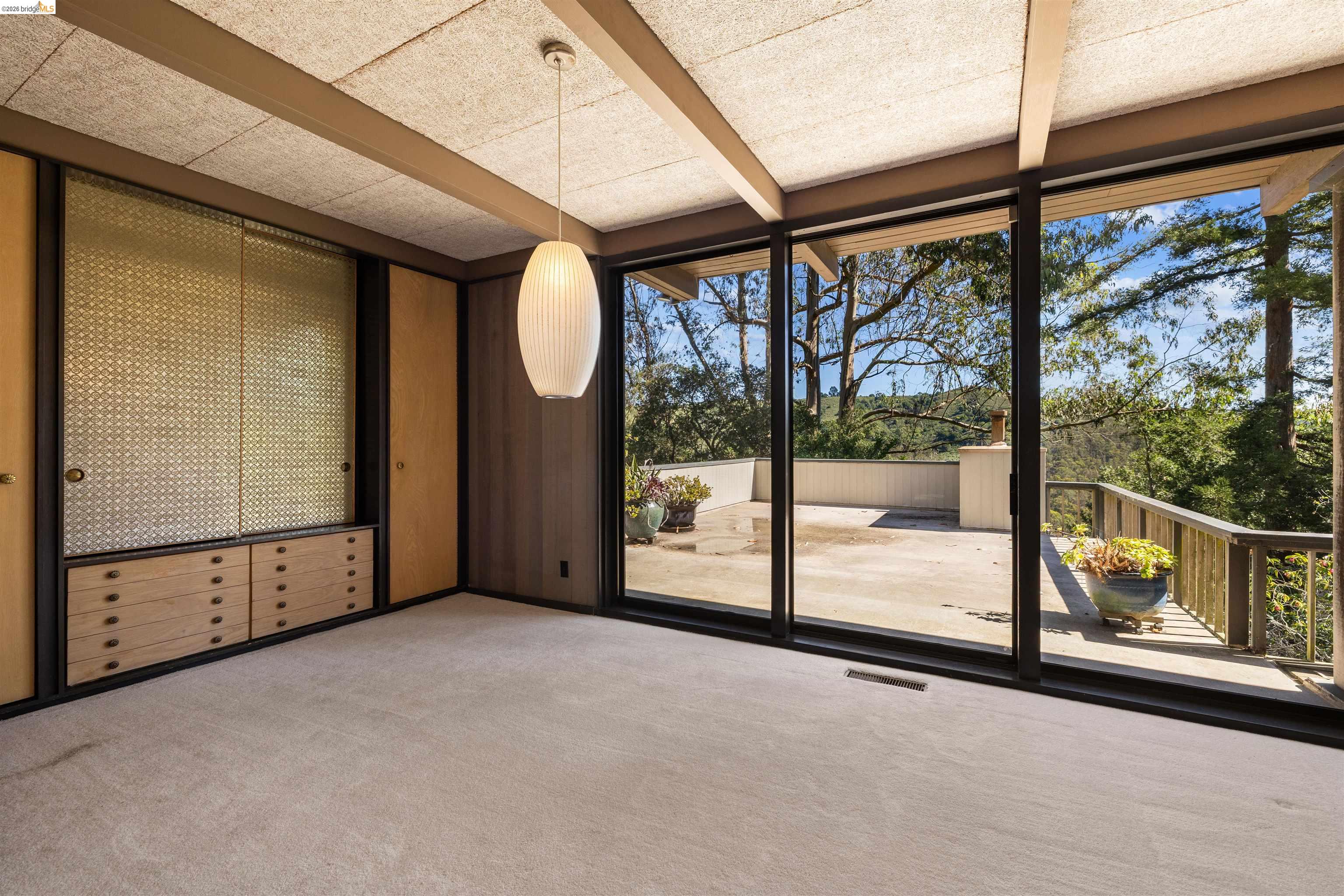 205 Lake Dr