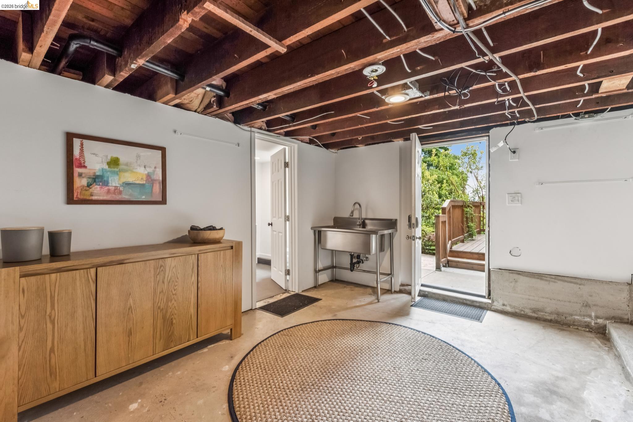 608 Jean St
