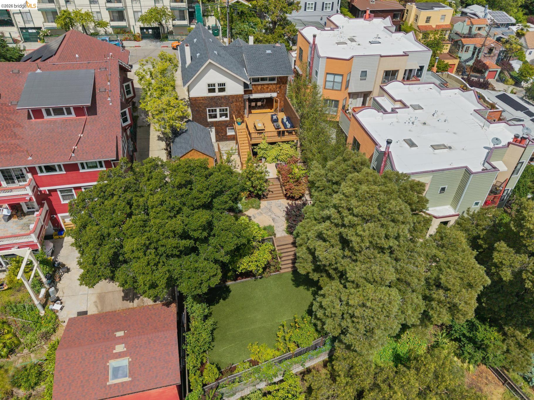 608 Jean St