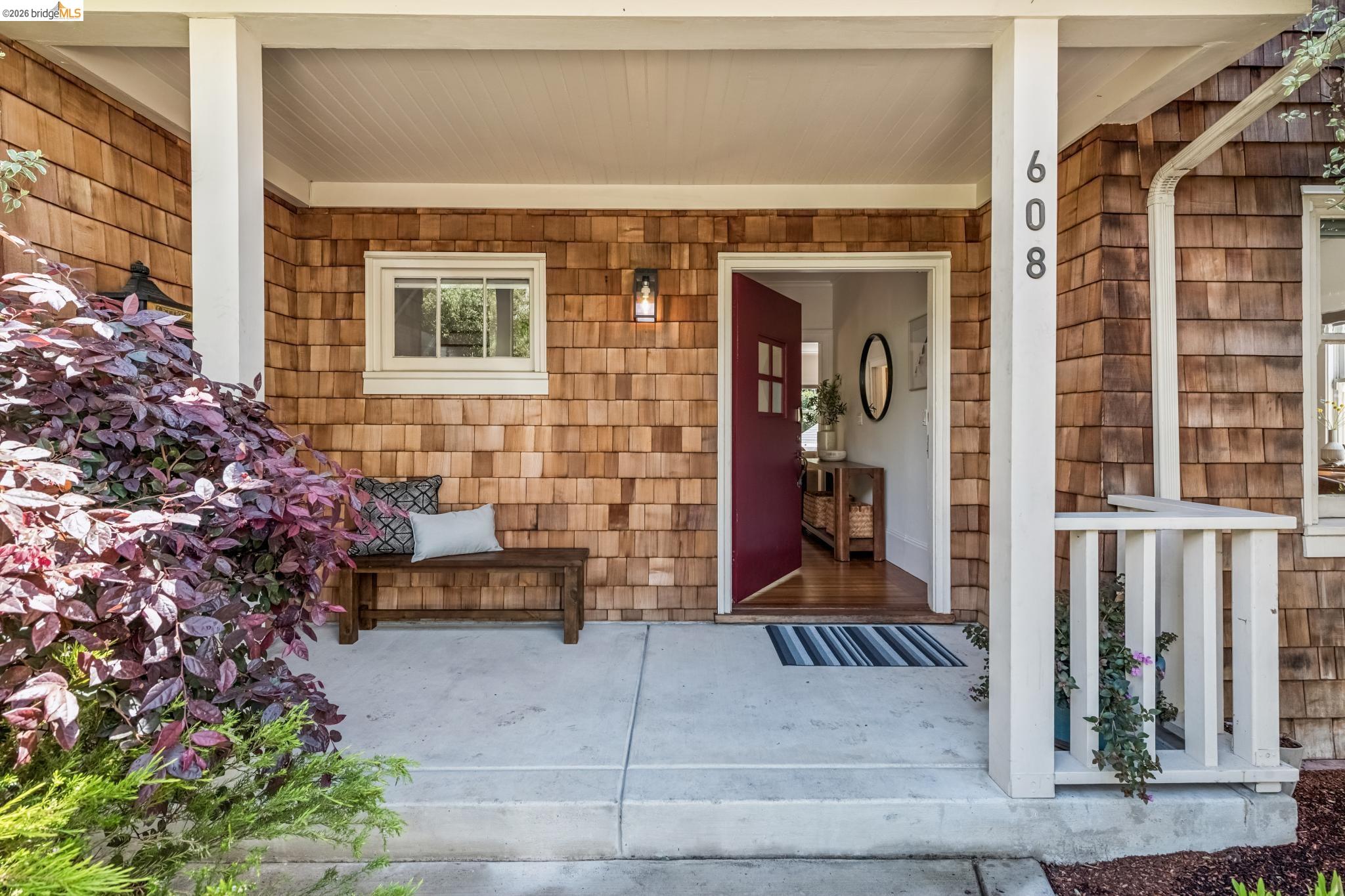 608 Jean St