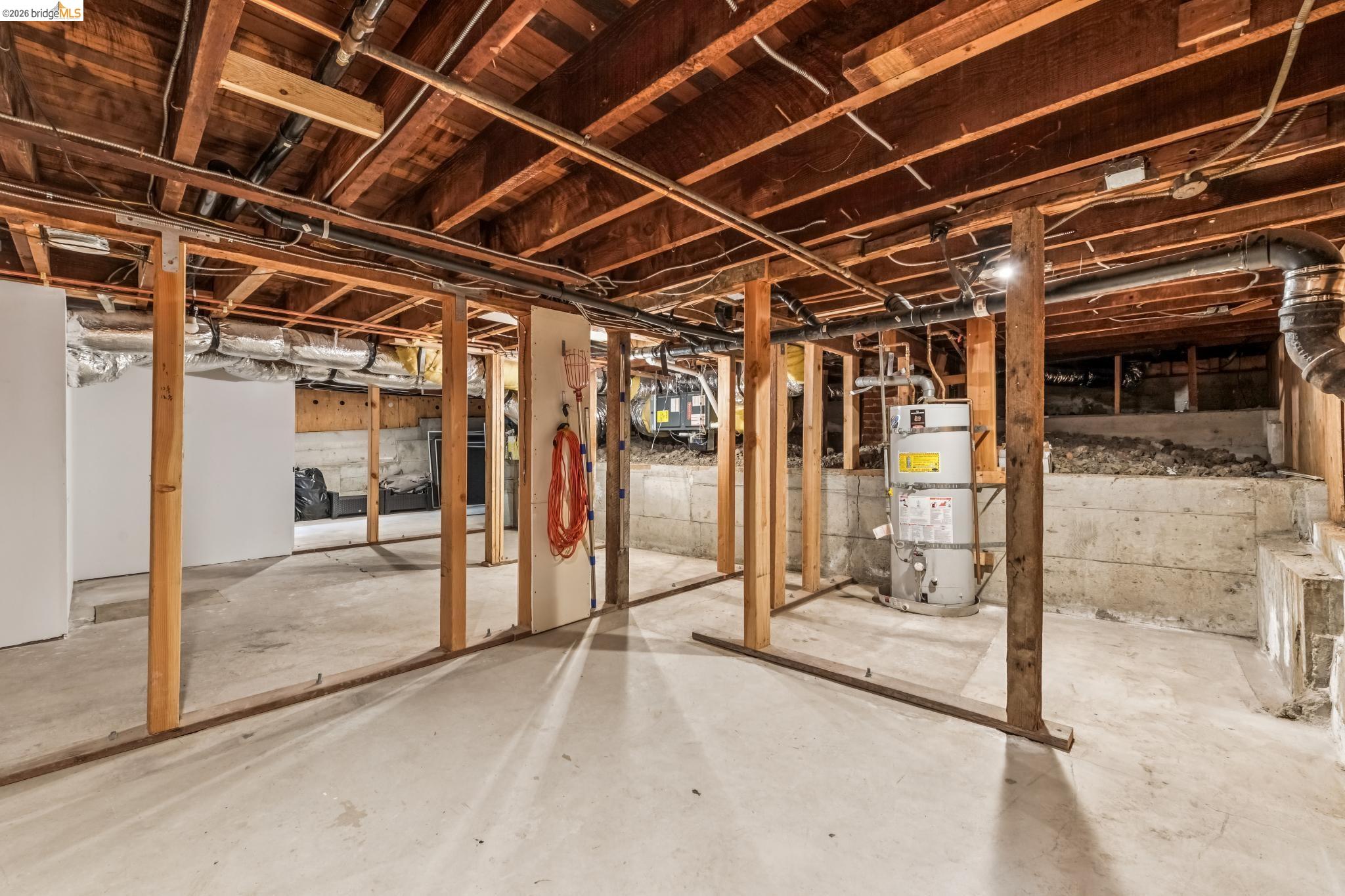 608 Jean St