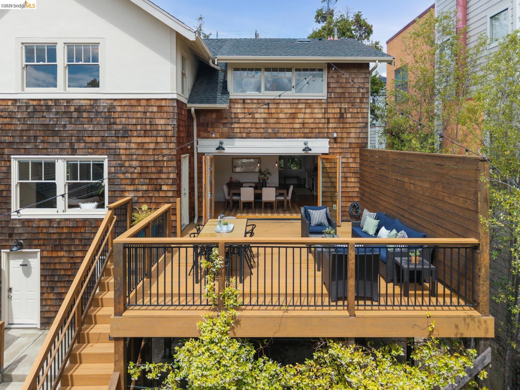 608 Jean St