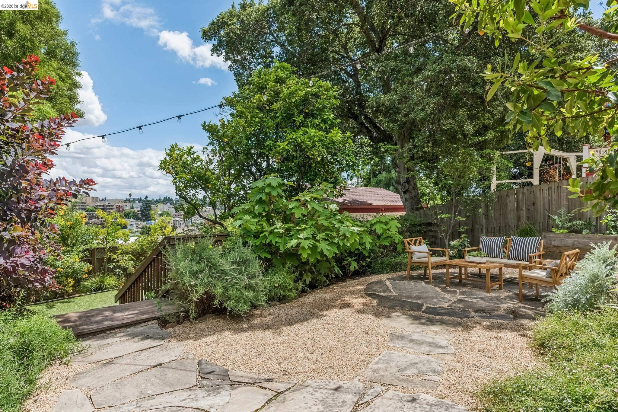 608 Jean St