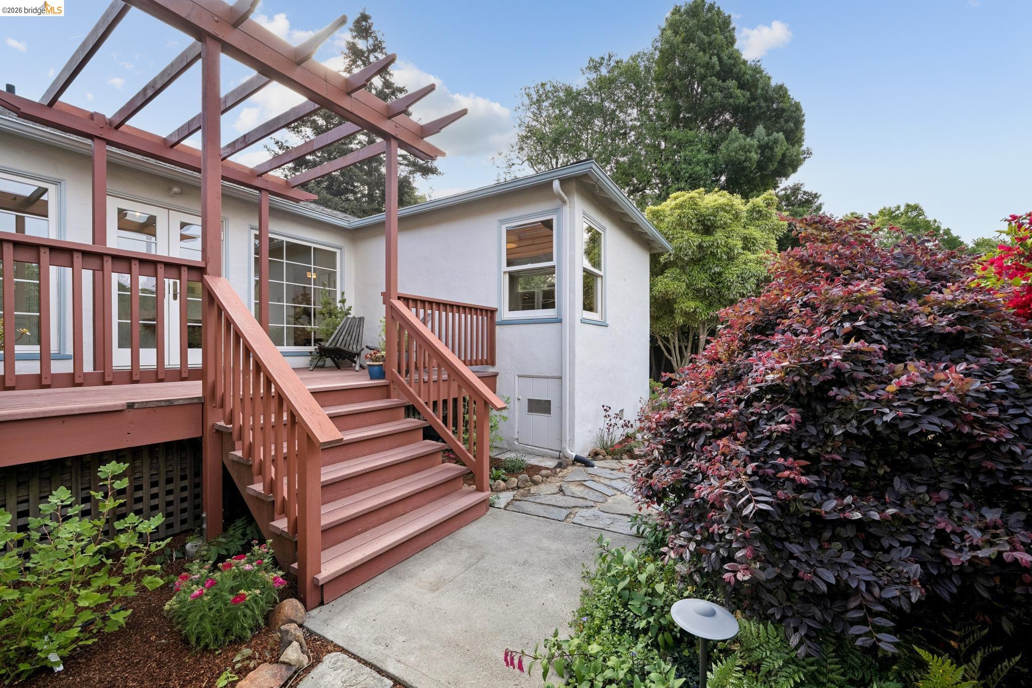 5356 Rosalind Ave