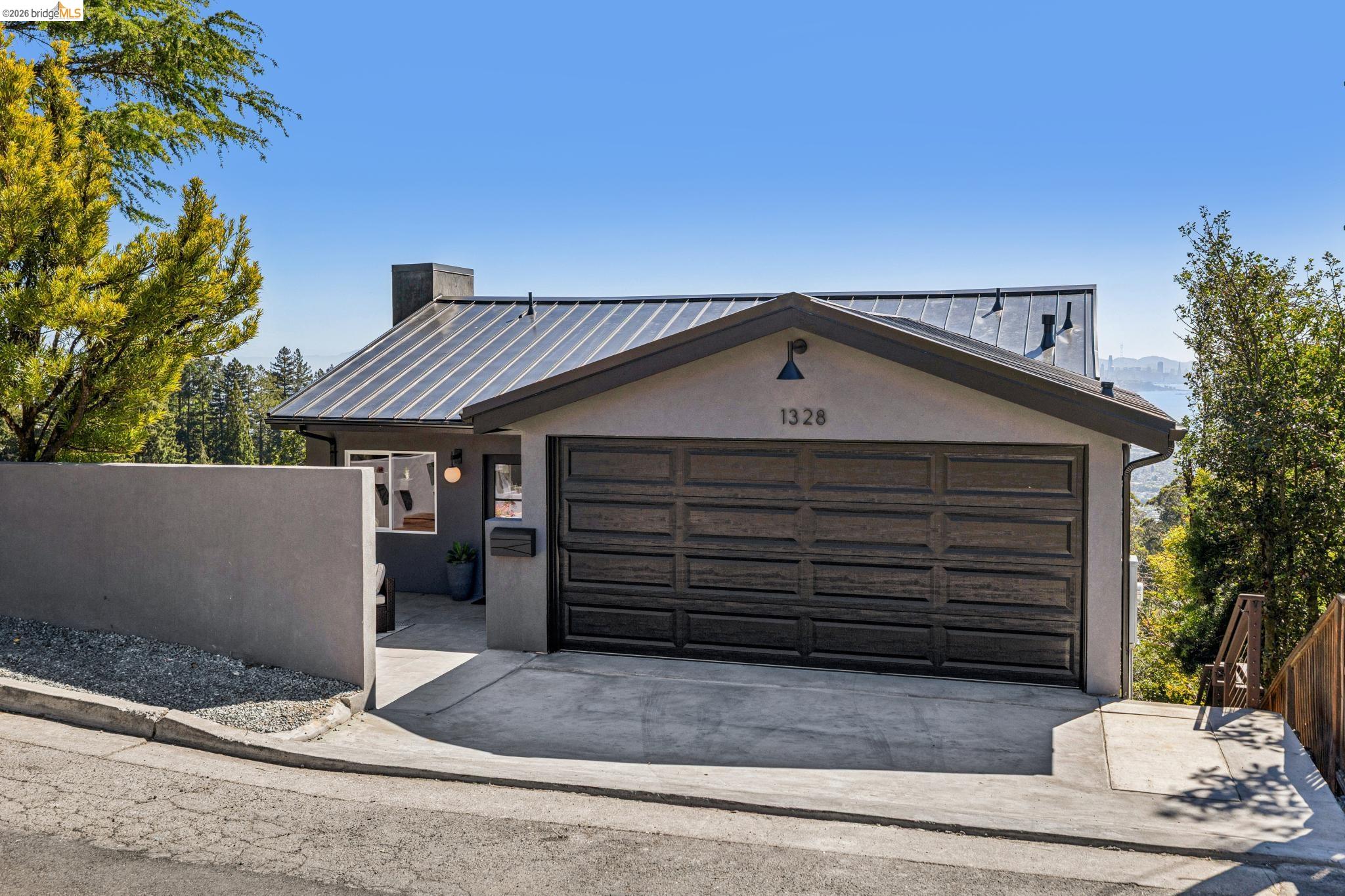 1328 Summit Rd