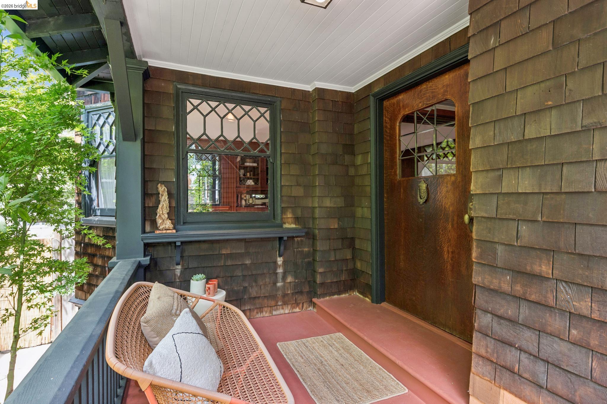 2121 Carleton St
