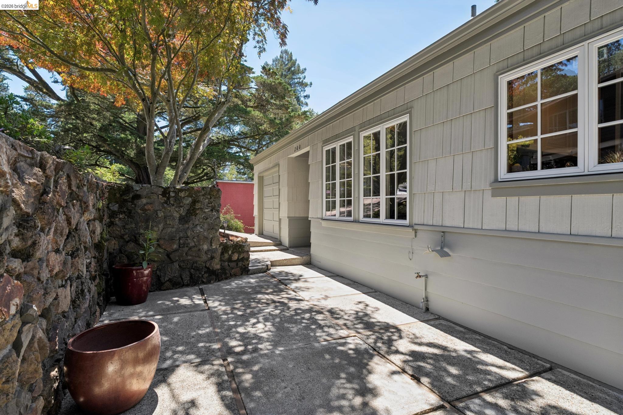 200 Fairlawn Dr