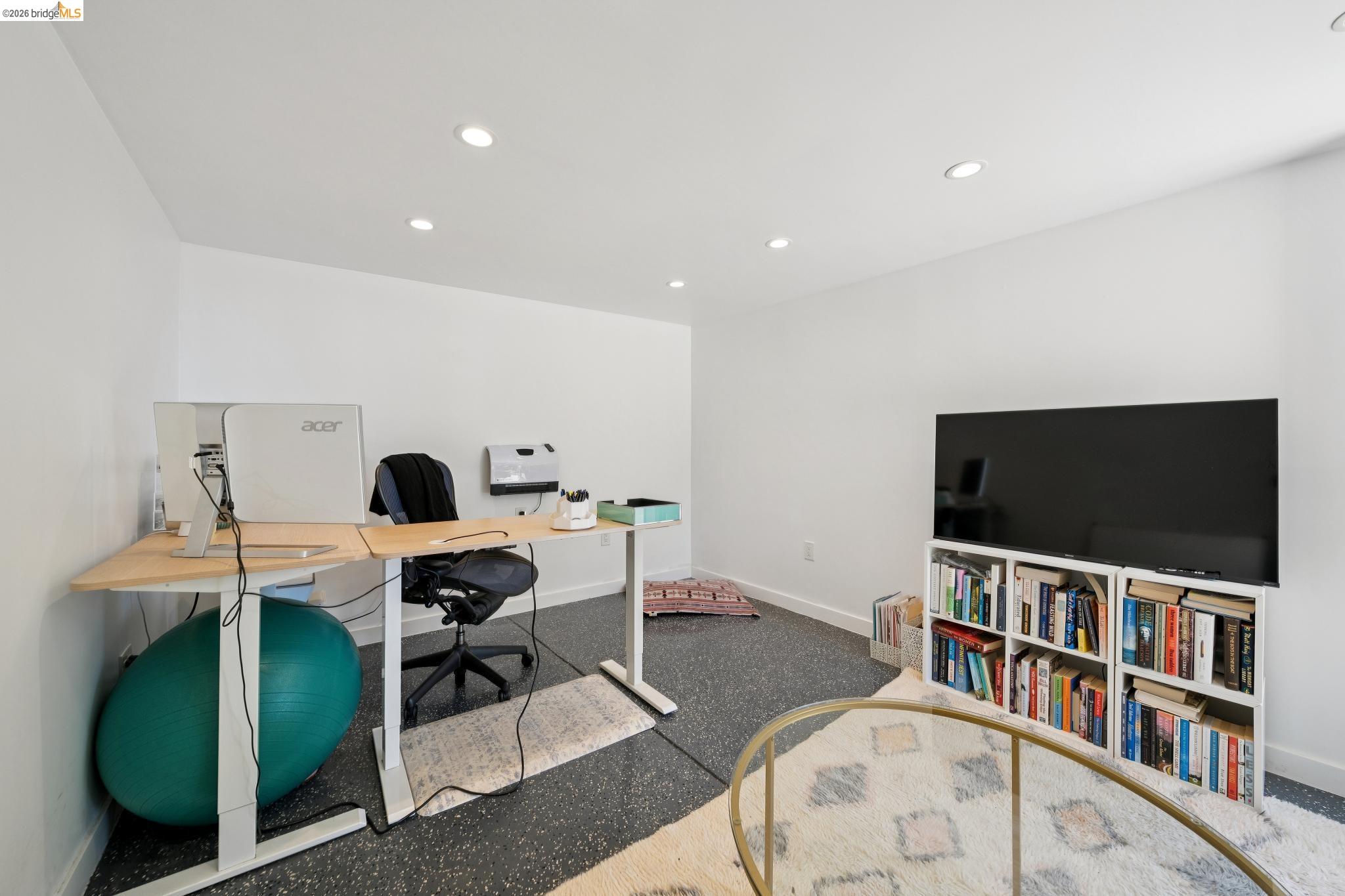 200 Fairlawn Dr