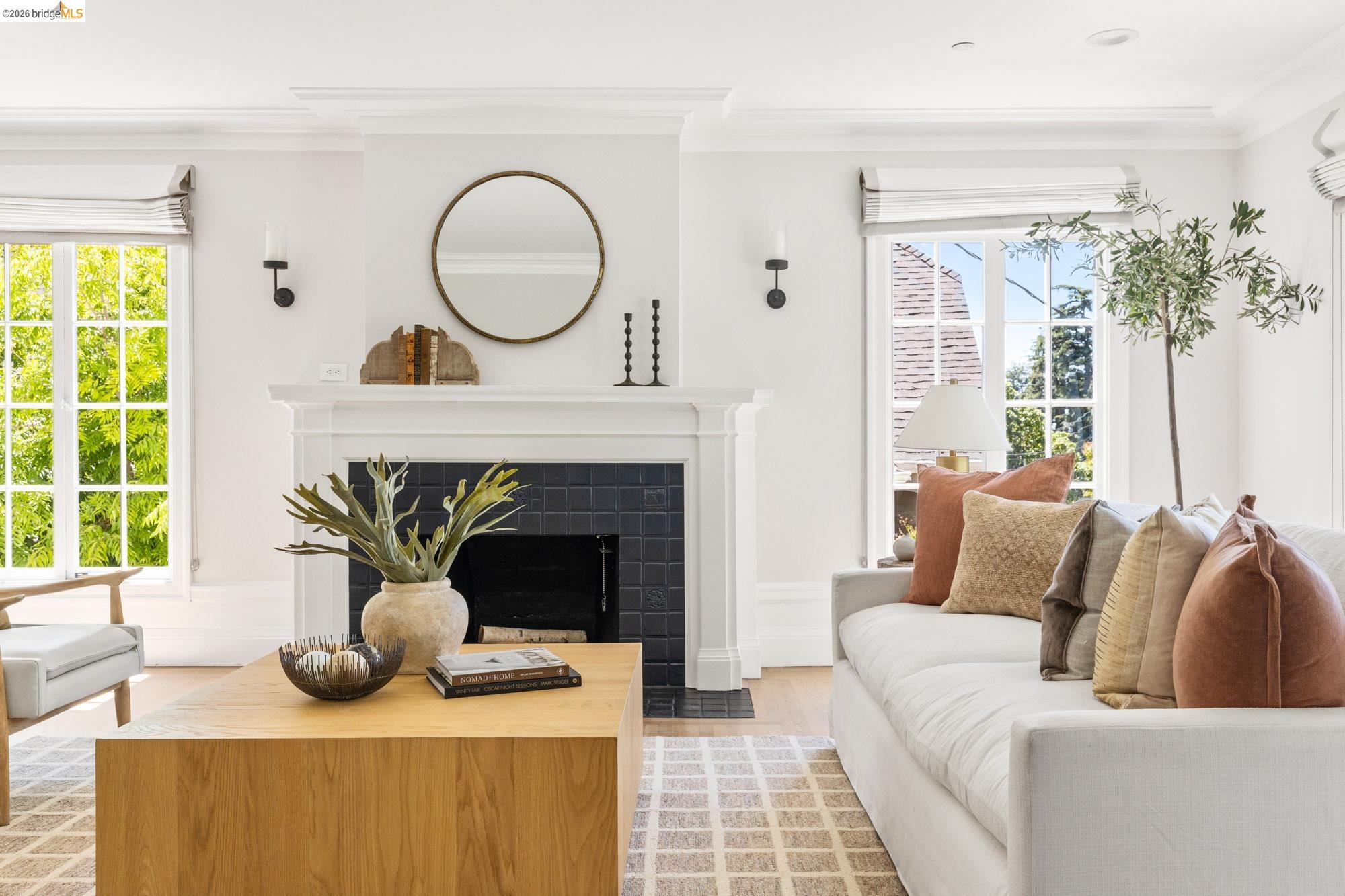 1115 Clarendon Cres