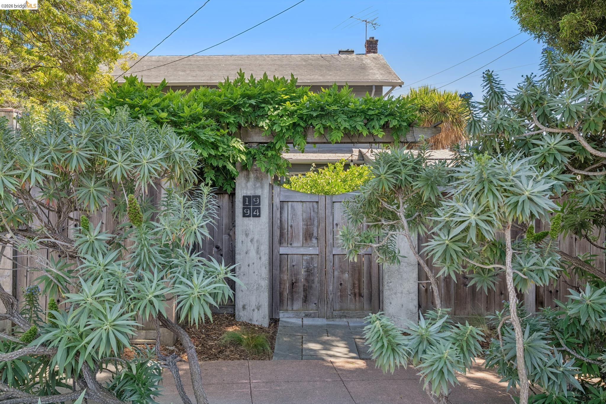 1994 Marin Ave