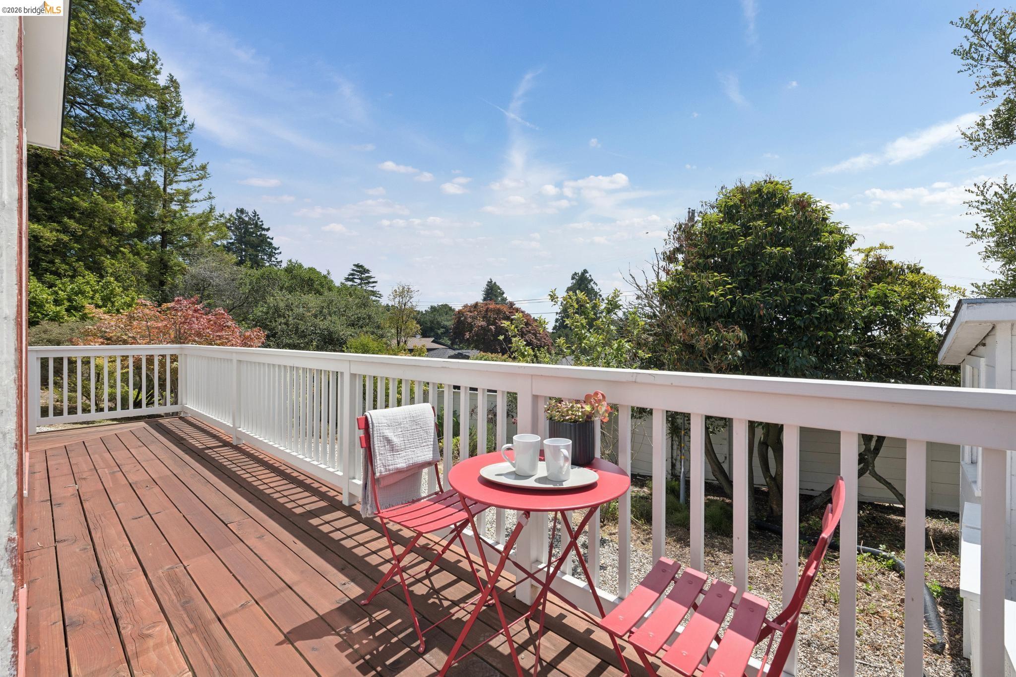 798 Creston Rd