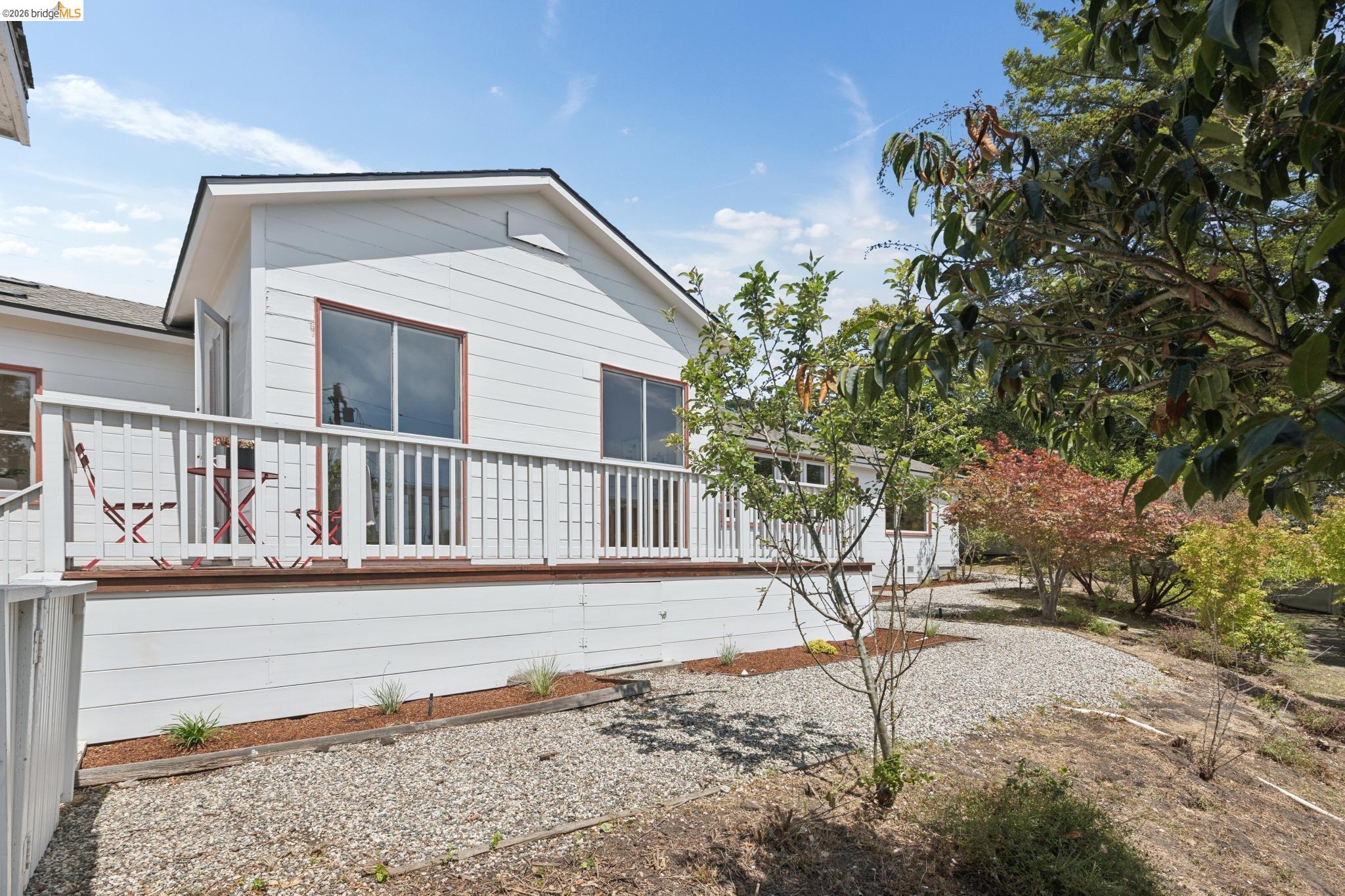 798 Creston Rd