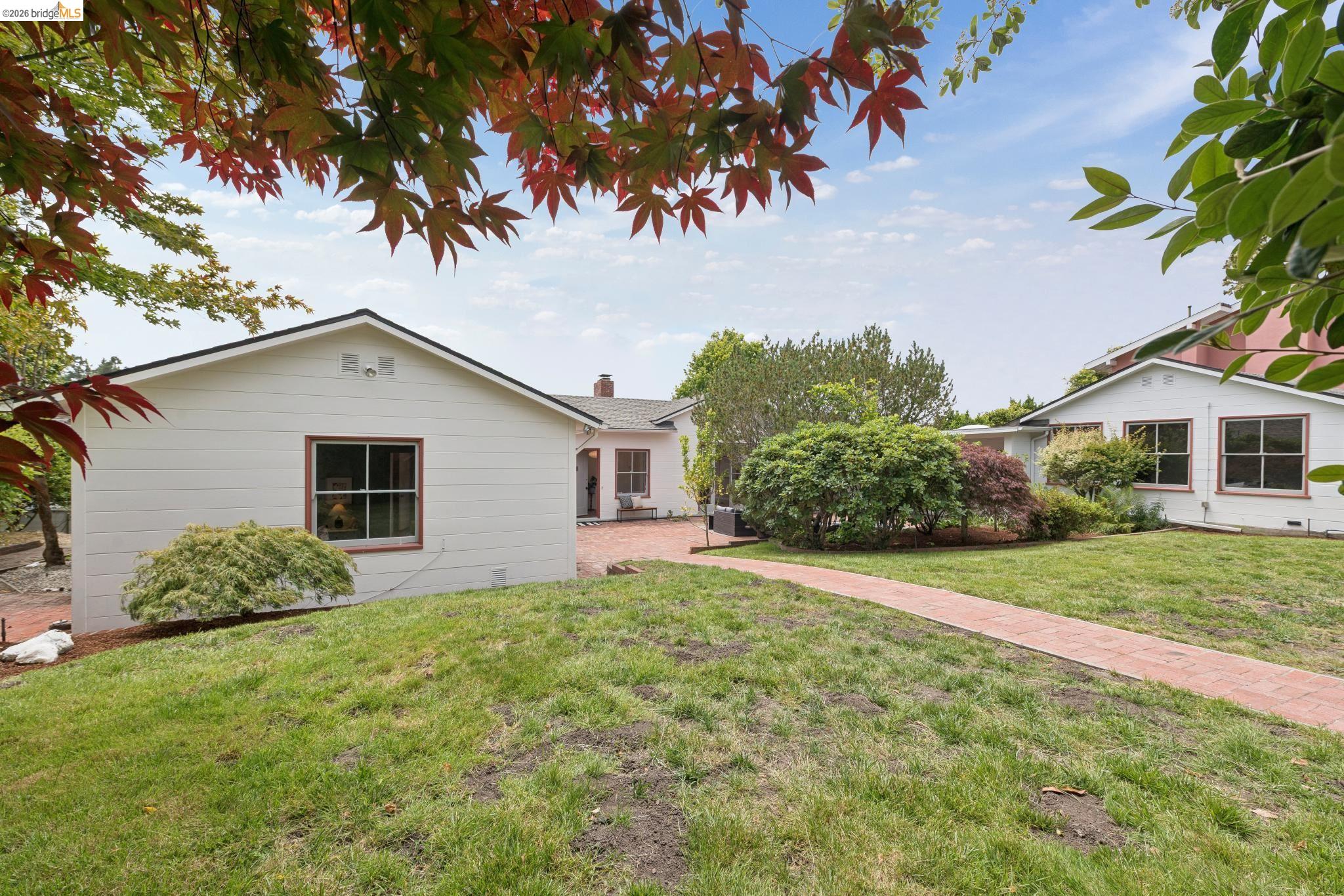 798 Creston Rd