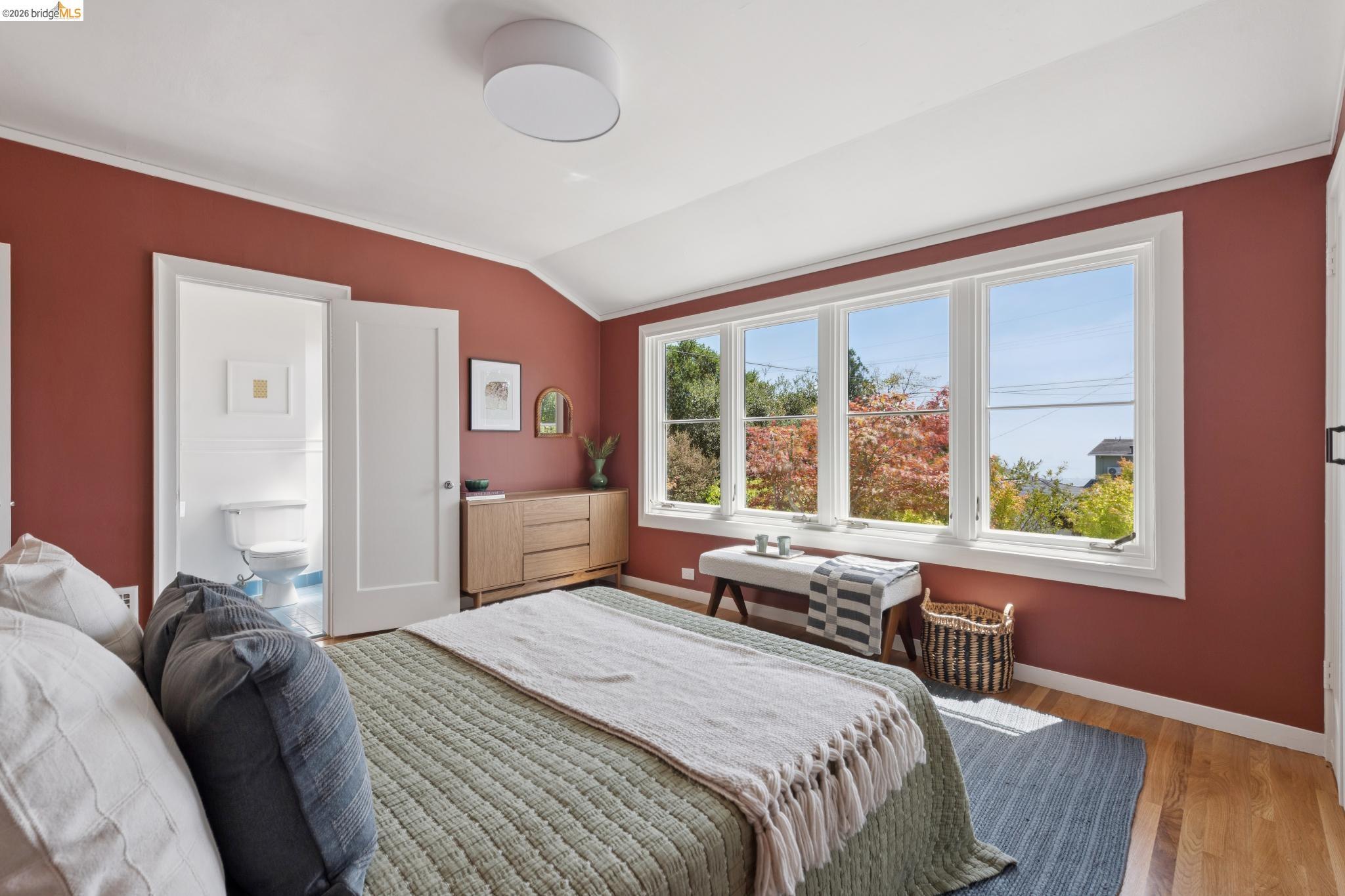 798 Creston Rd