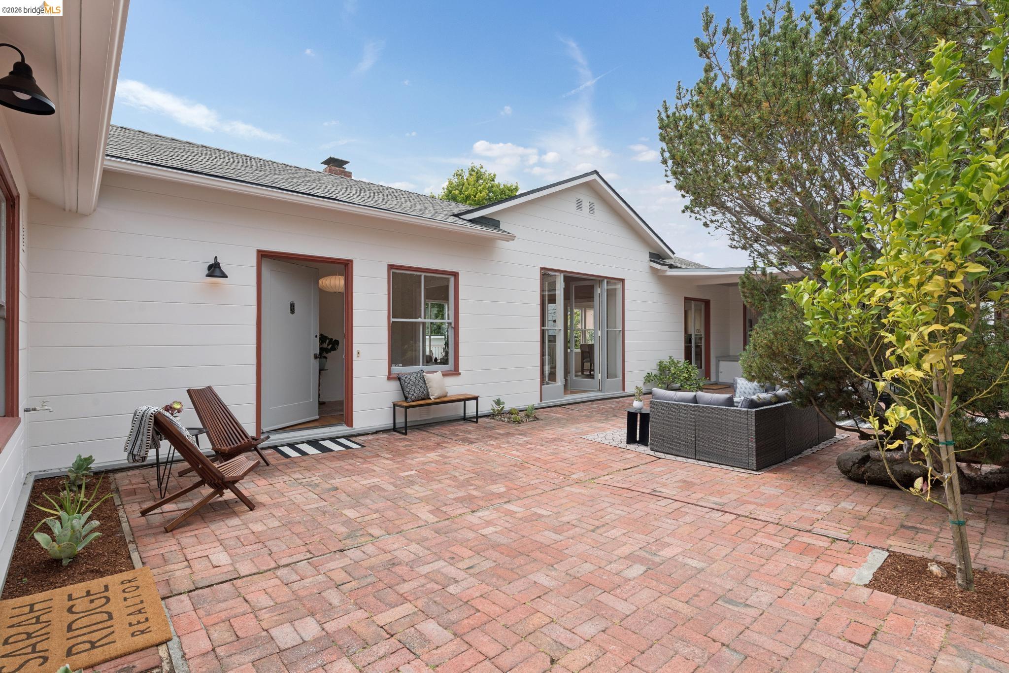 798 Creston Rd