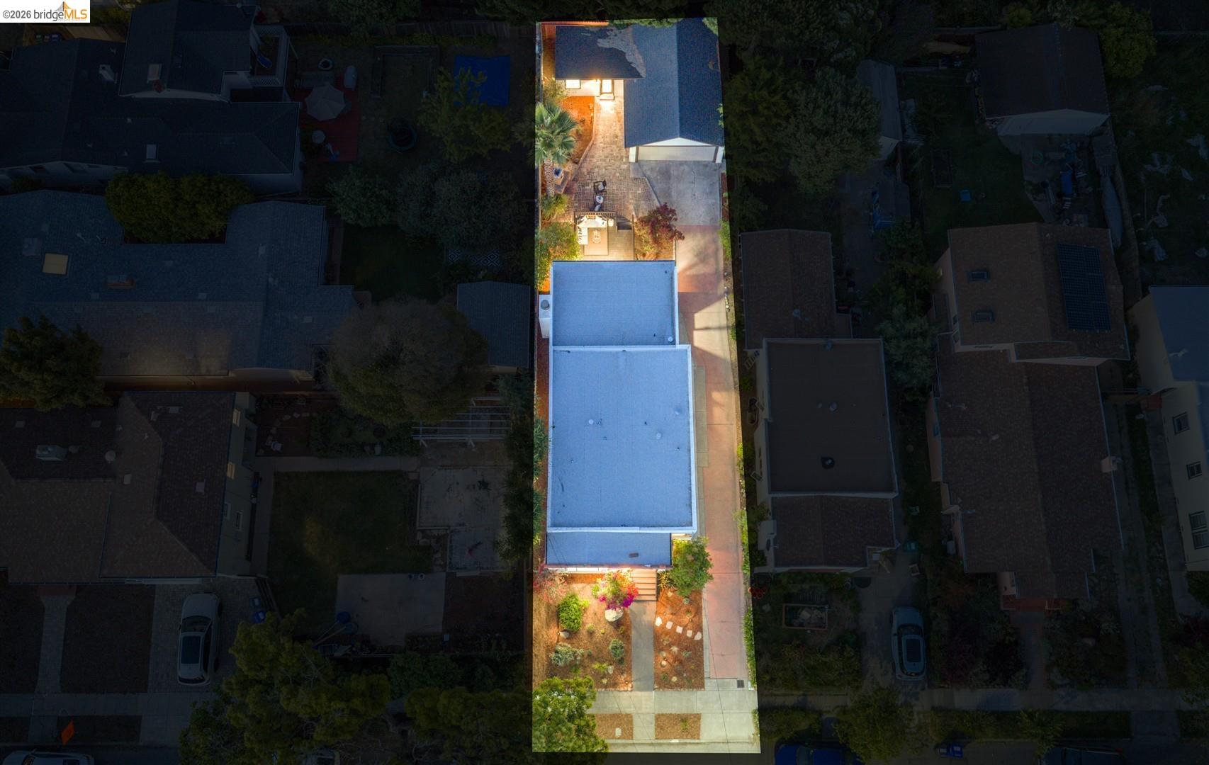 1011 Pomona Ave