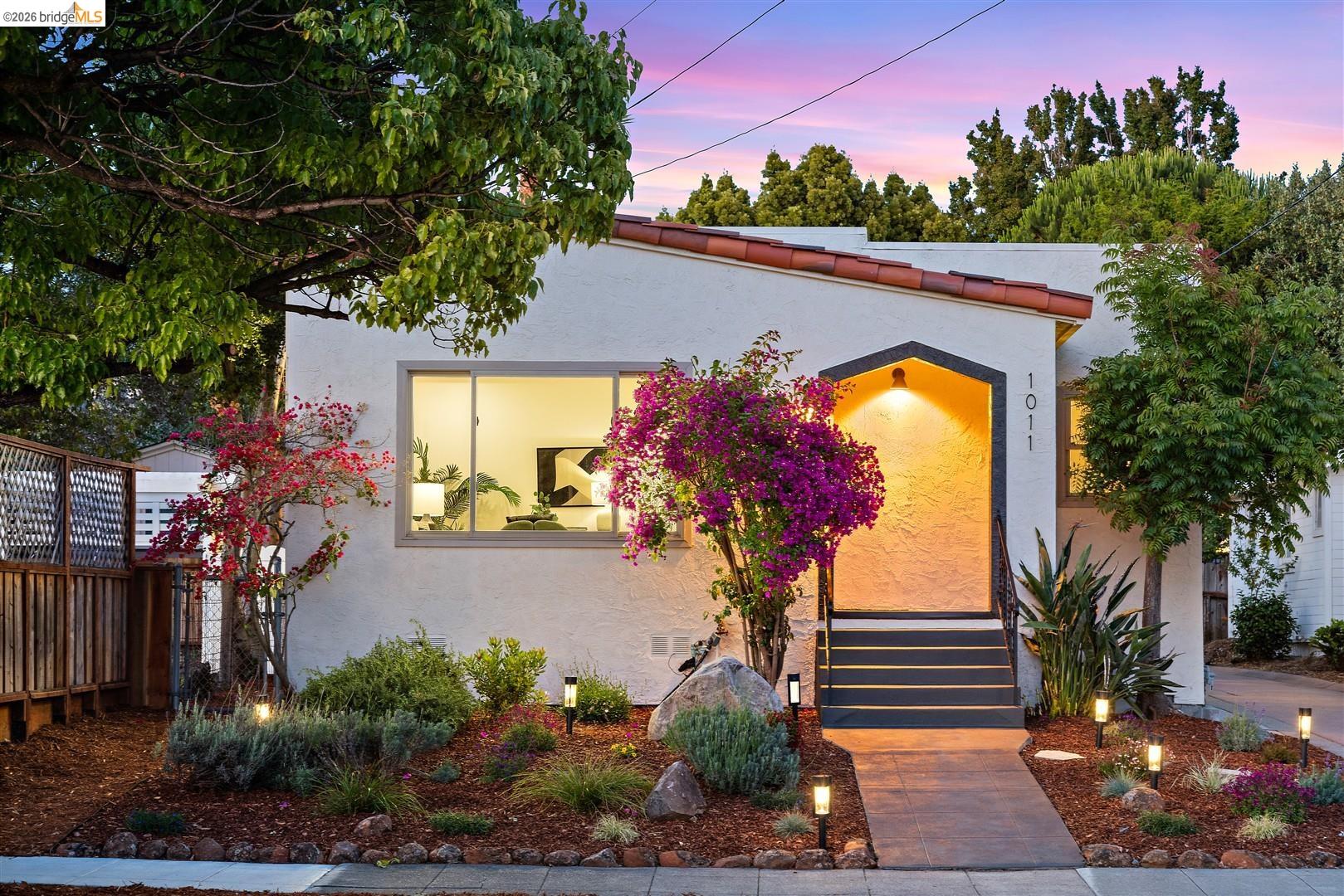 1011 Pomona Ave