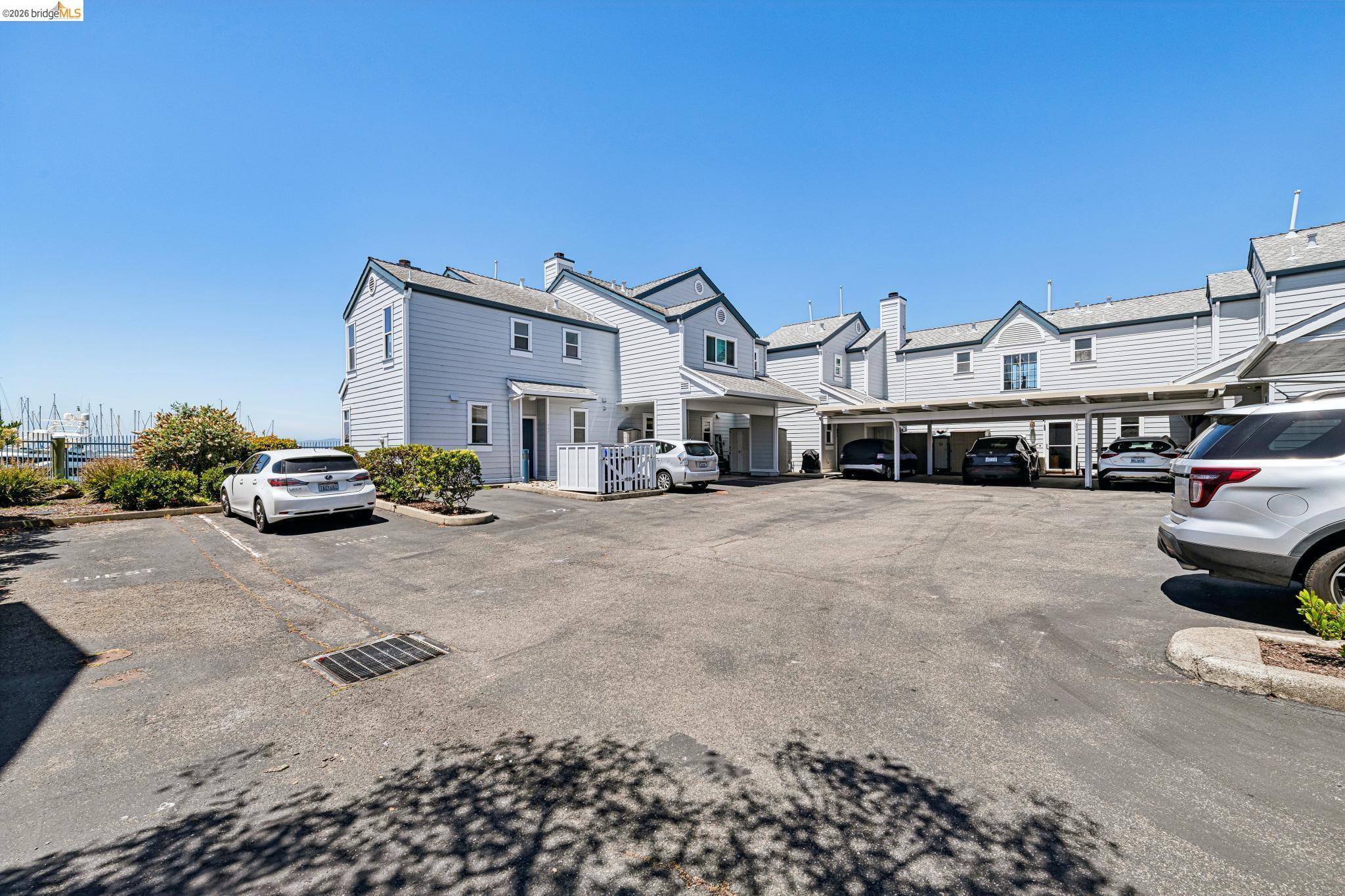 807 Commodore Drive