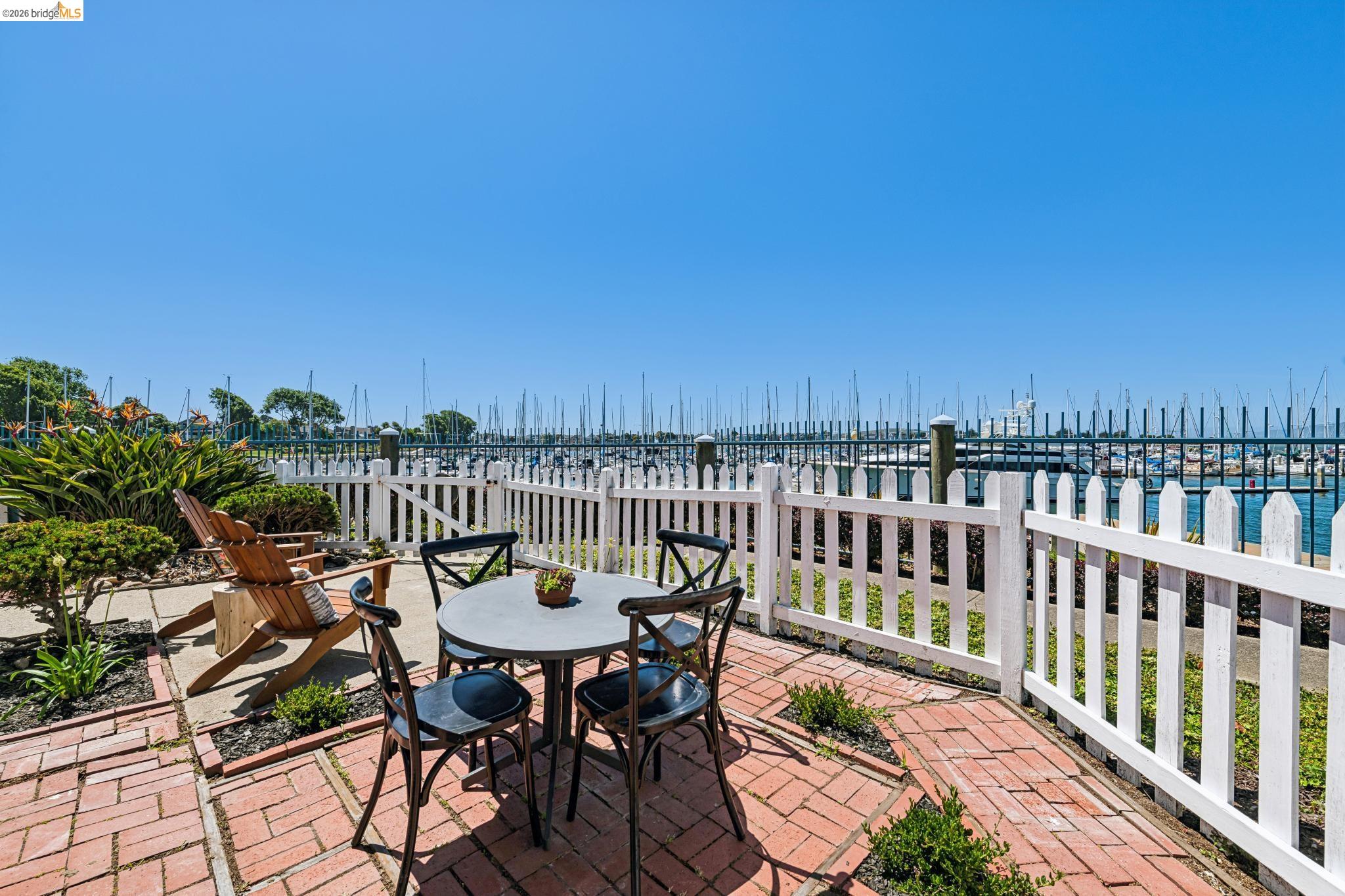 807 Commodore Drive