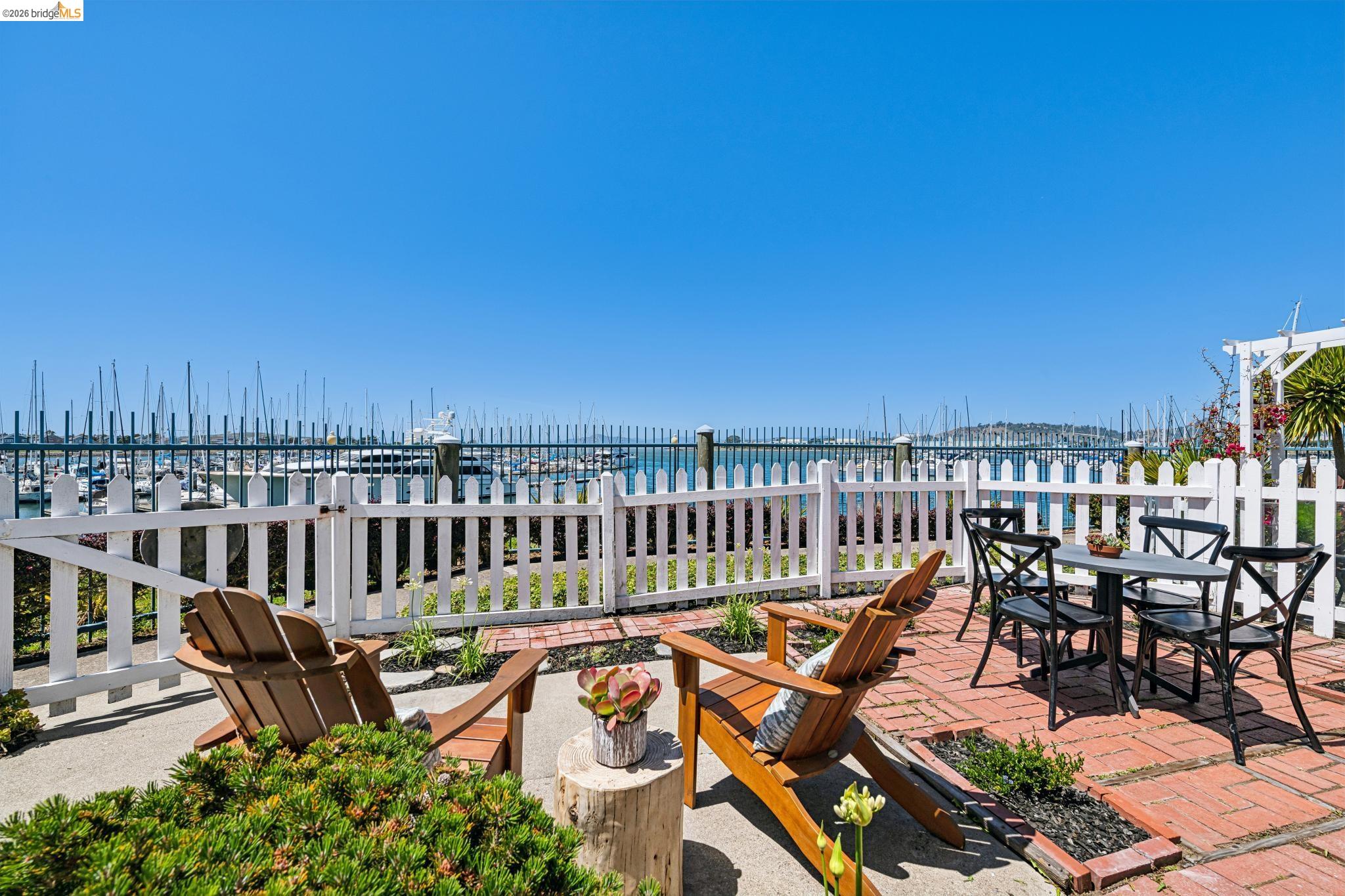 807 Commodore Drive