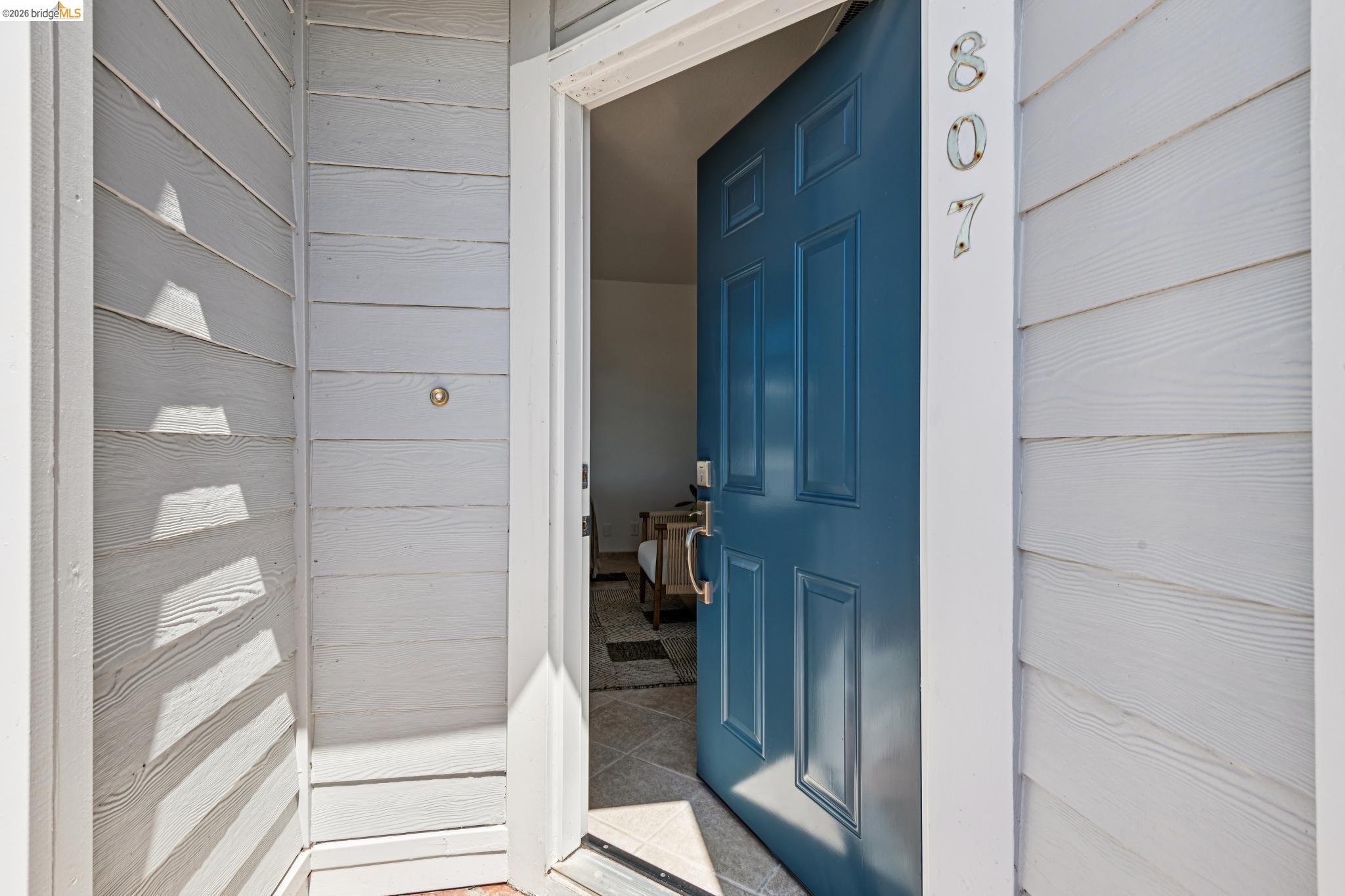 807 Commodore Drive