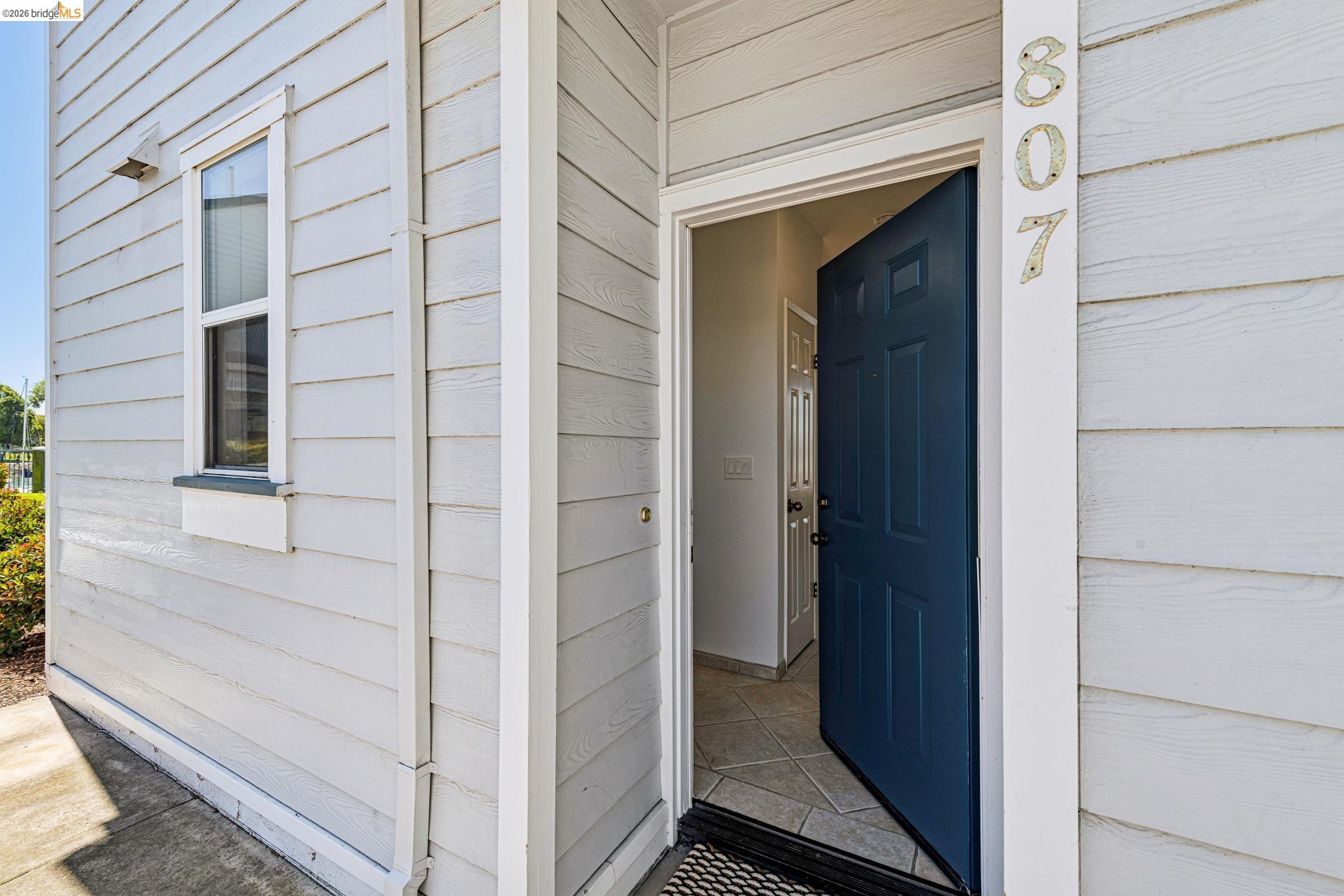 807 Commodore Drive