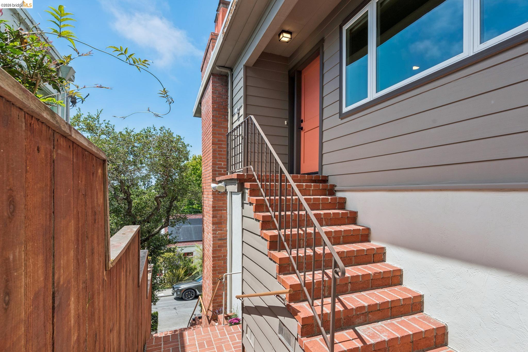 515 Vincente Ave