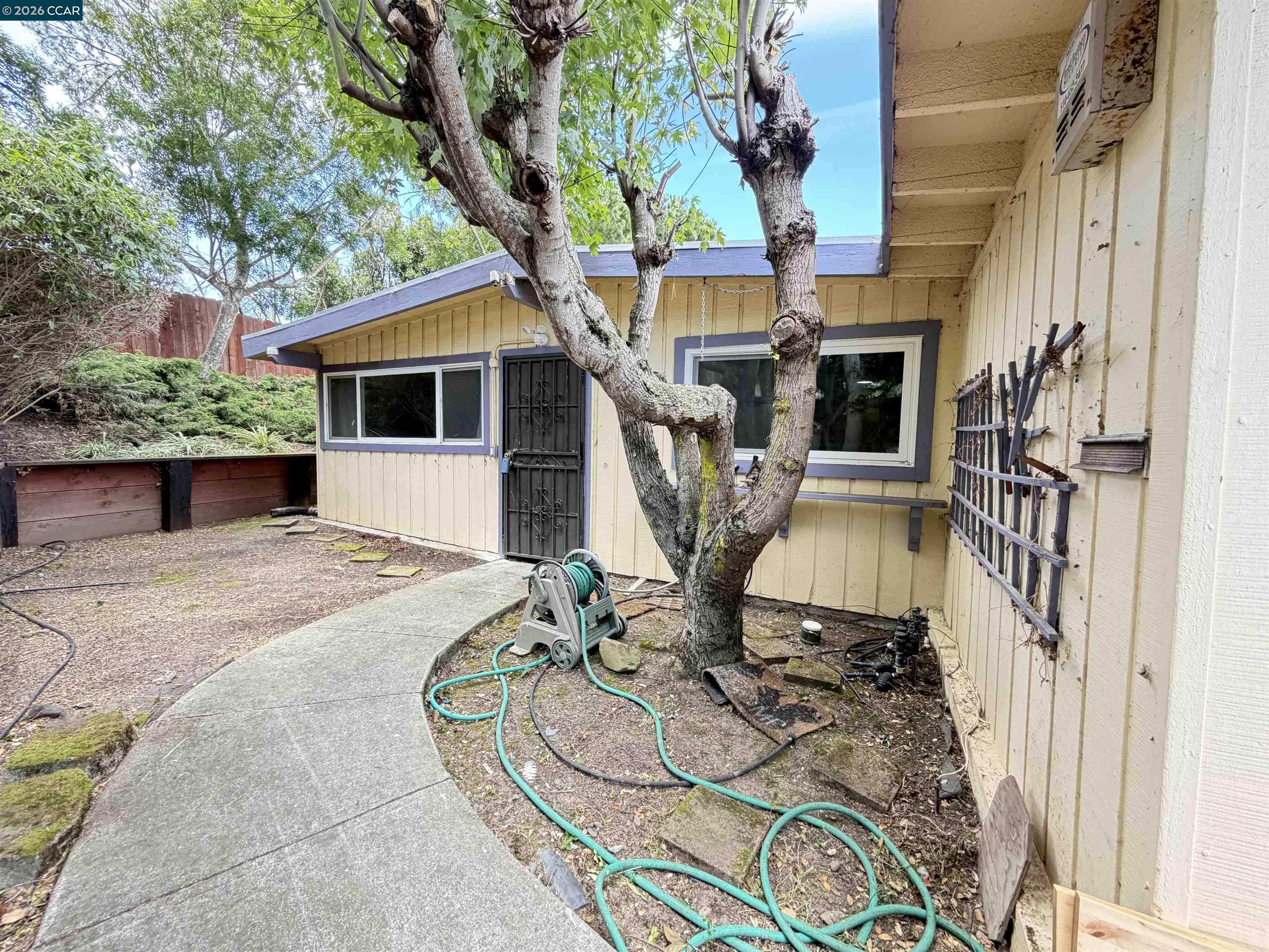 4072 Saint James Dr