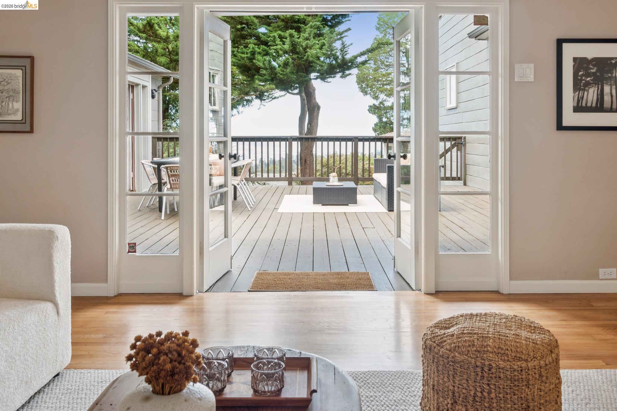 2339 Thackeray Dr