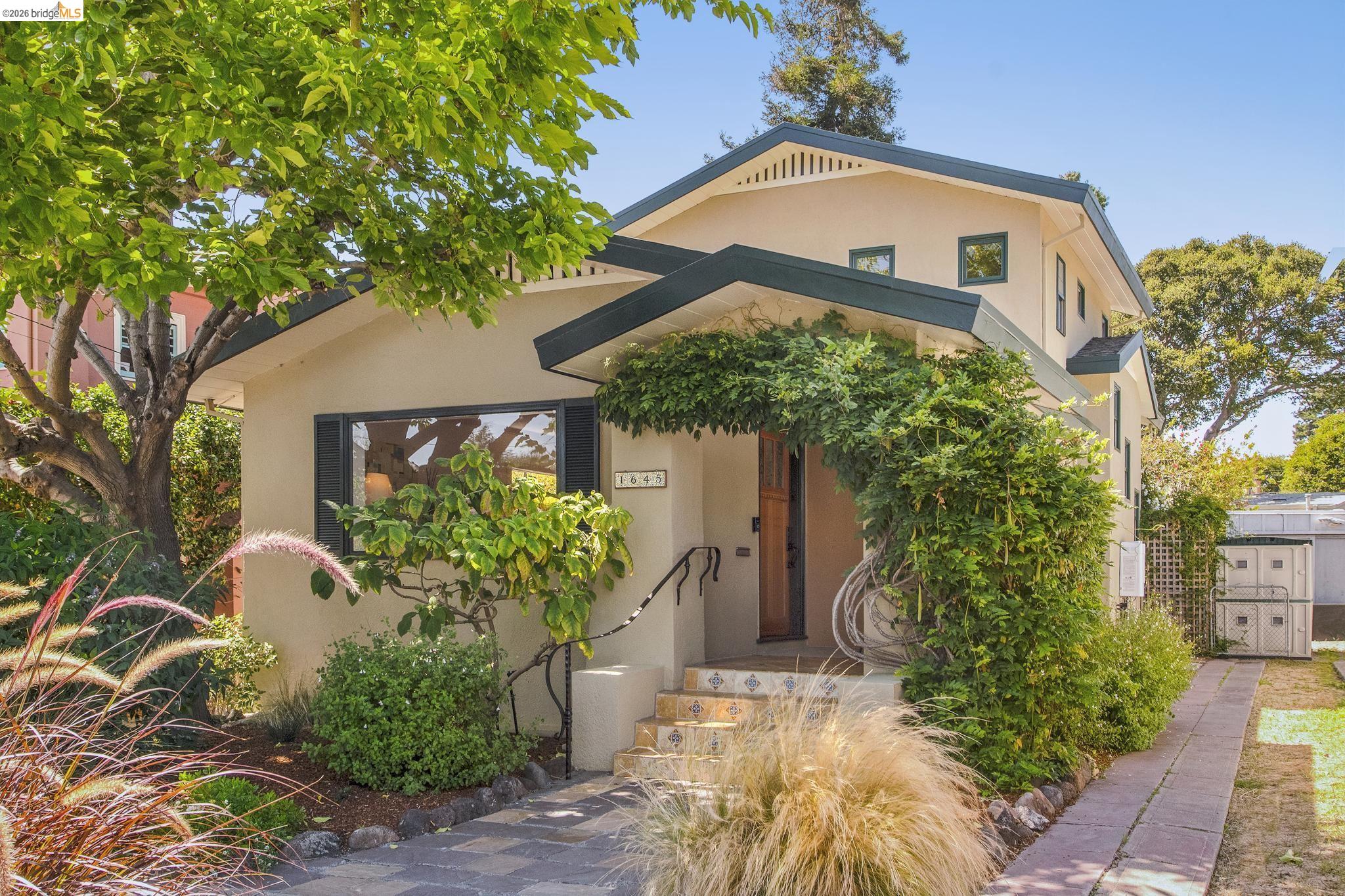 1645 Capistrano Ave