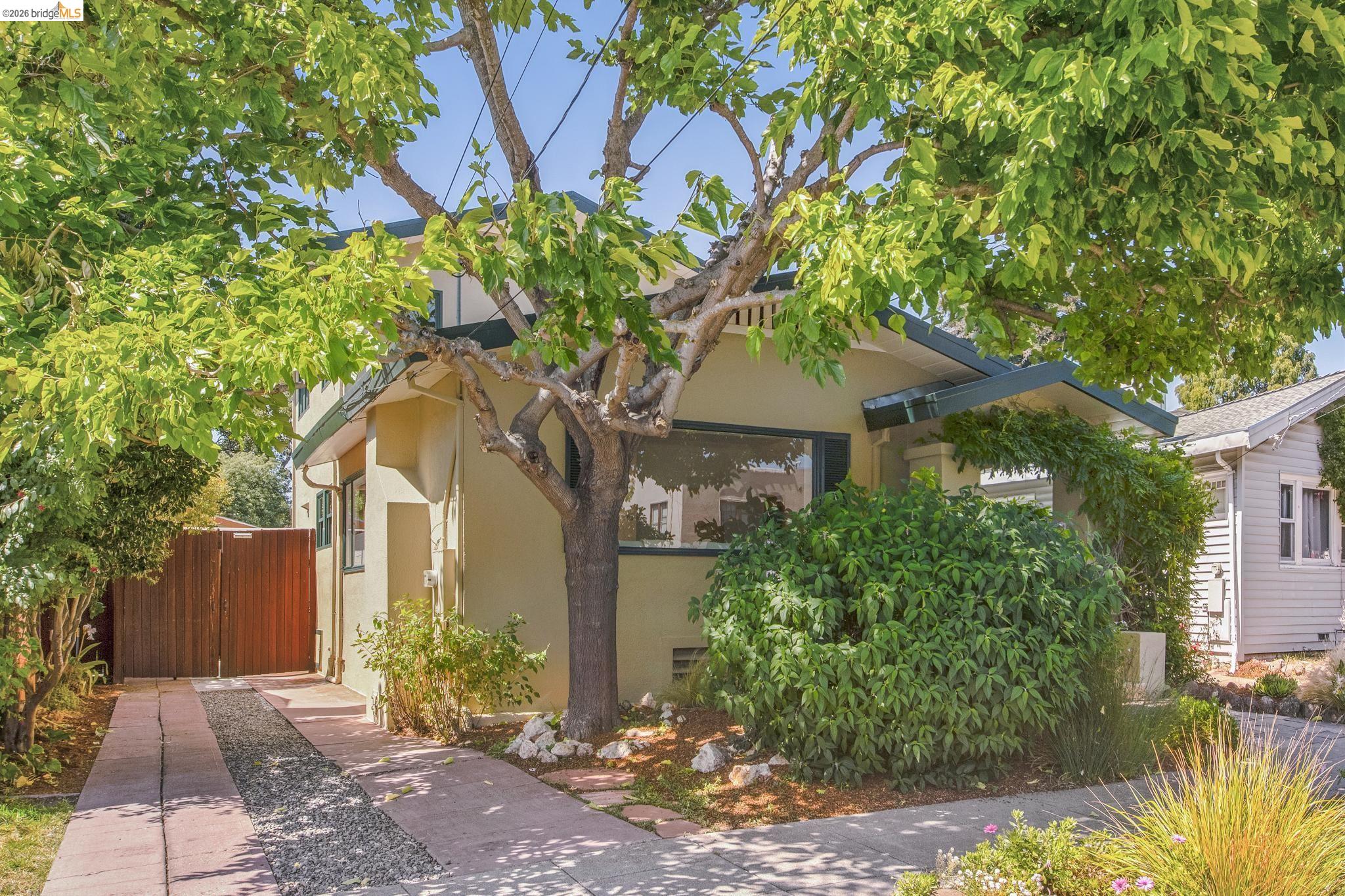1645 Capistrano Ave