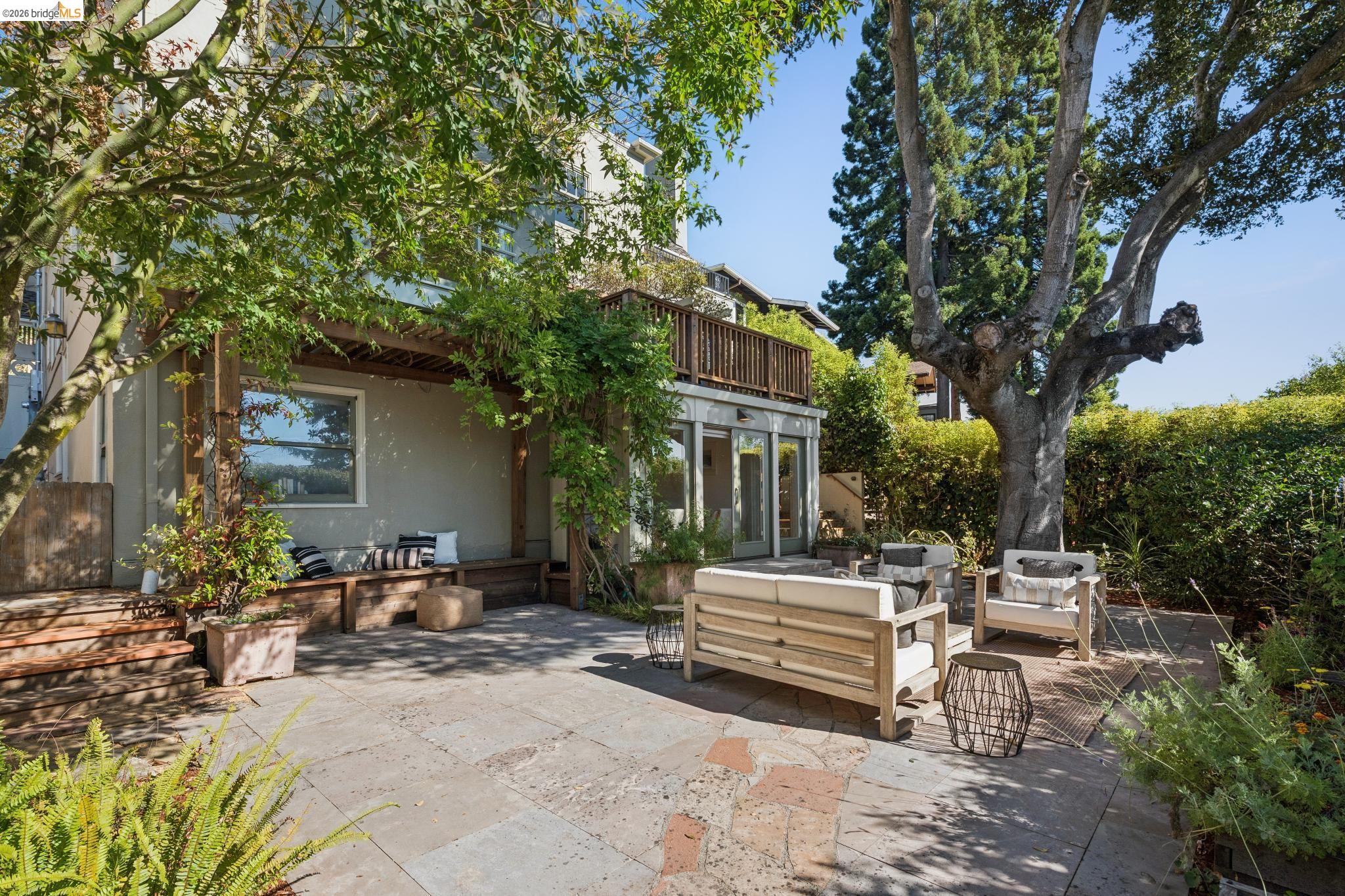 822 Mendocino Ave
