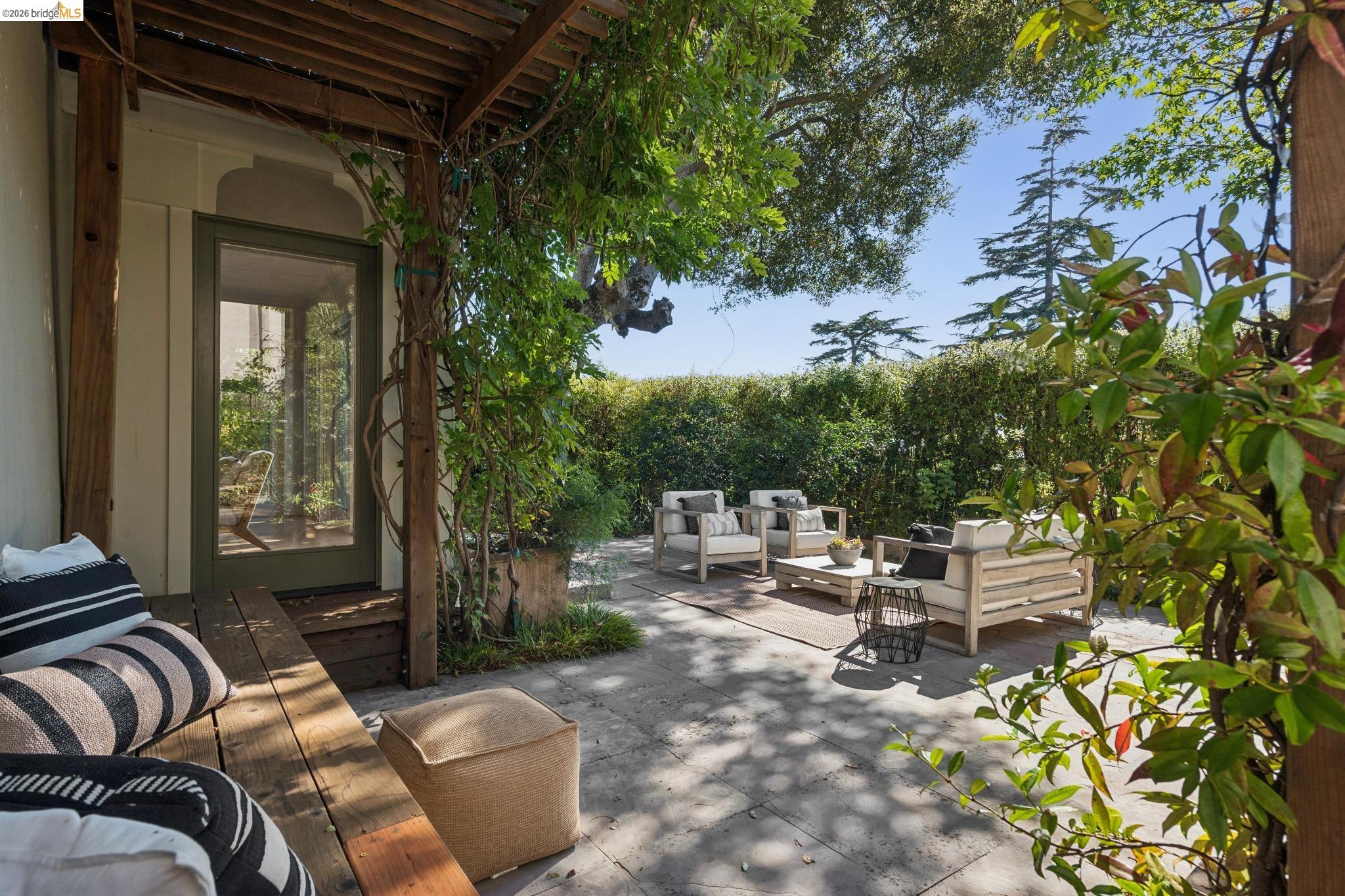 822 Mendocino Ave
