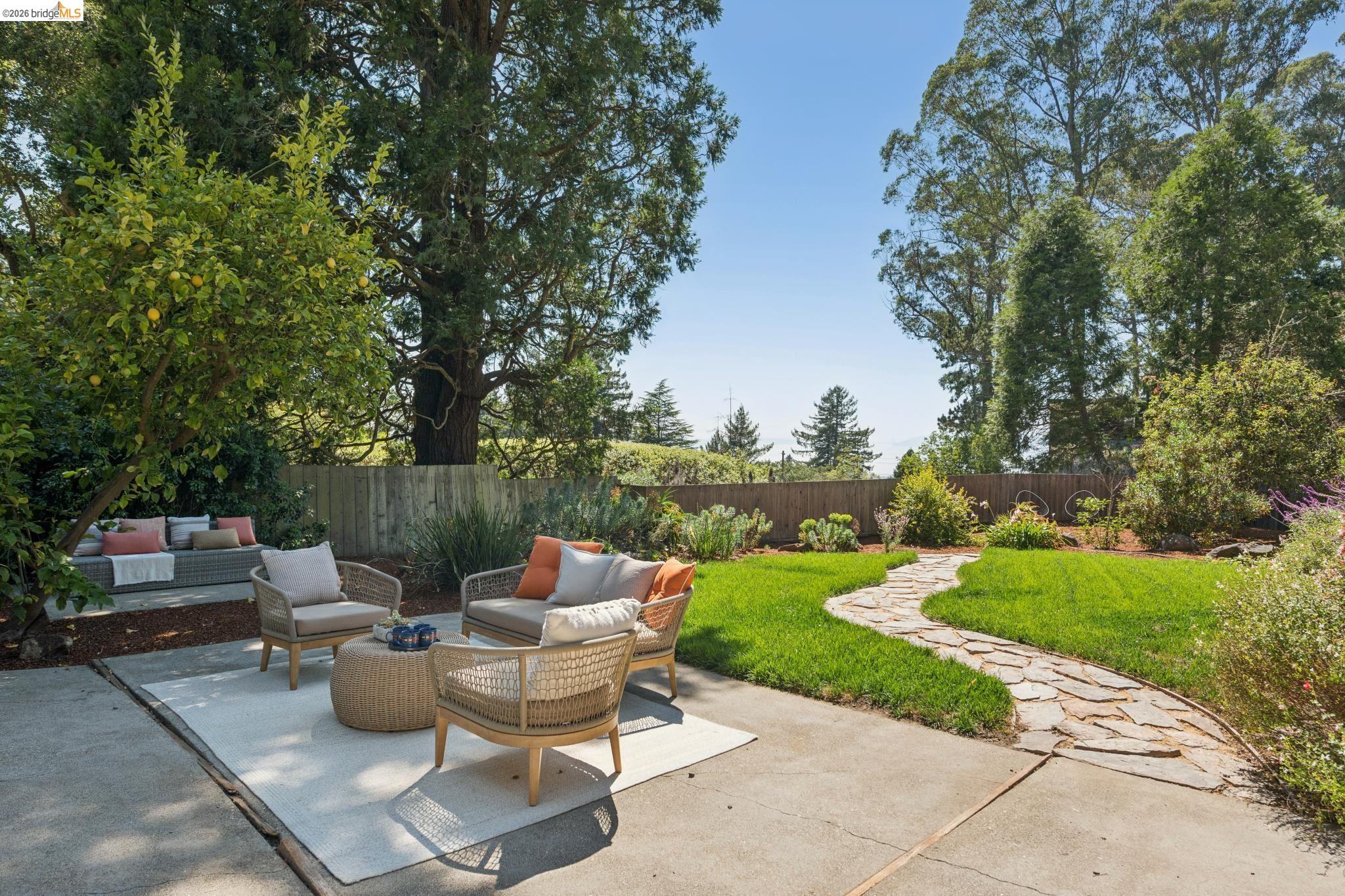 200 Fairlawn Dr