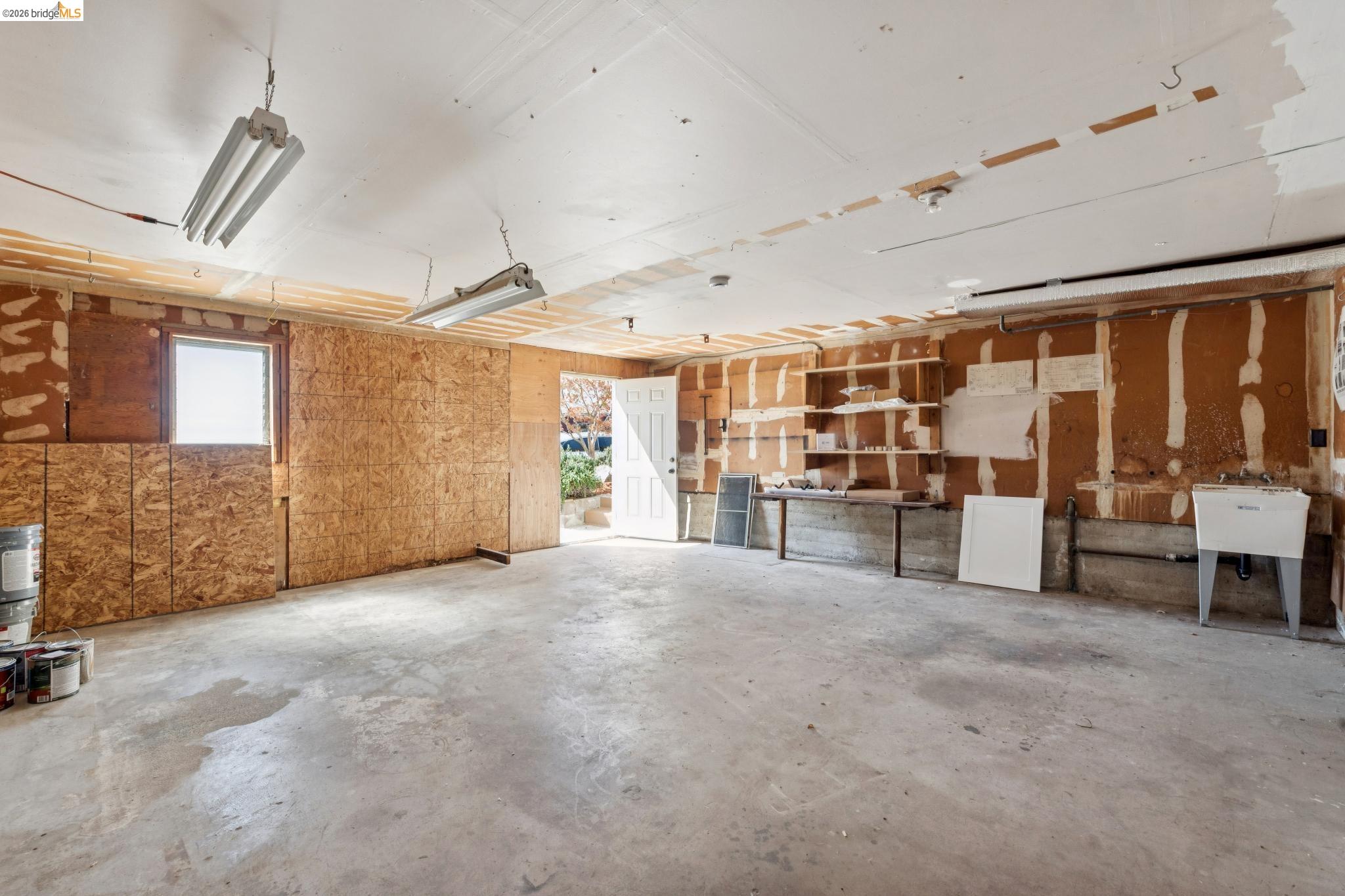 6265 Highland Ave