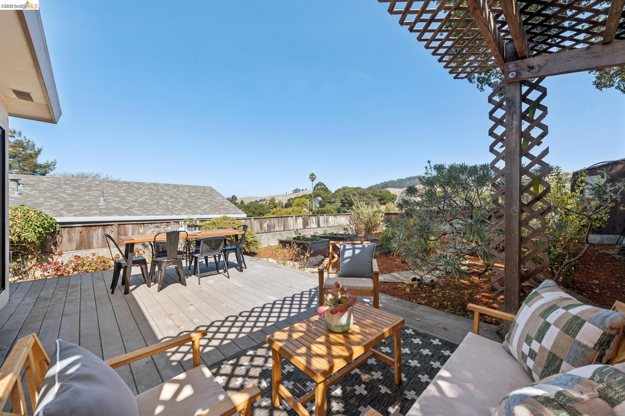 6265 Highland Ave