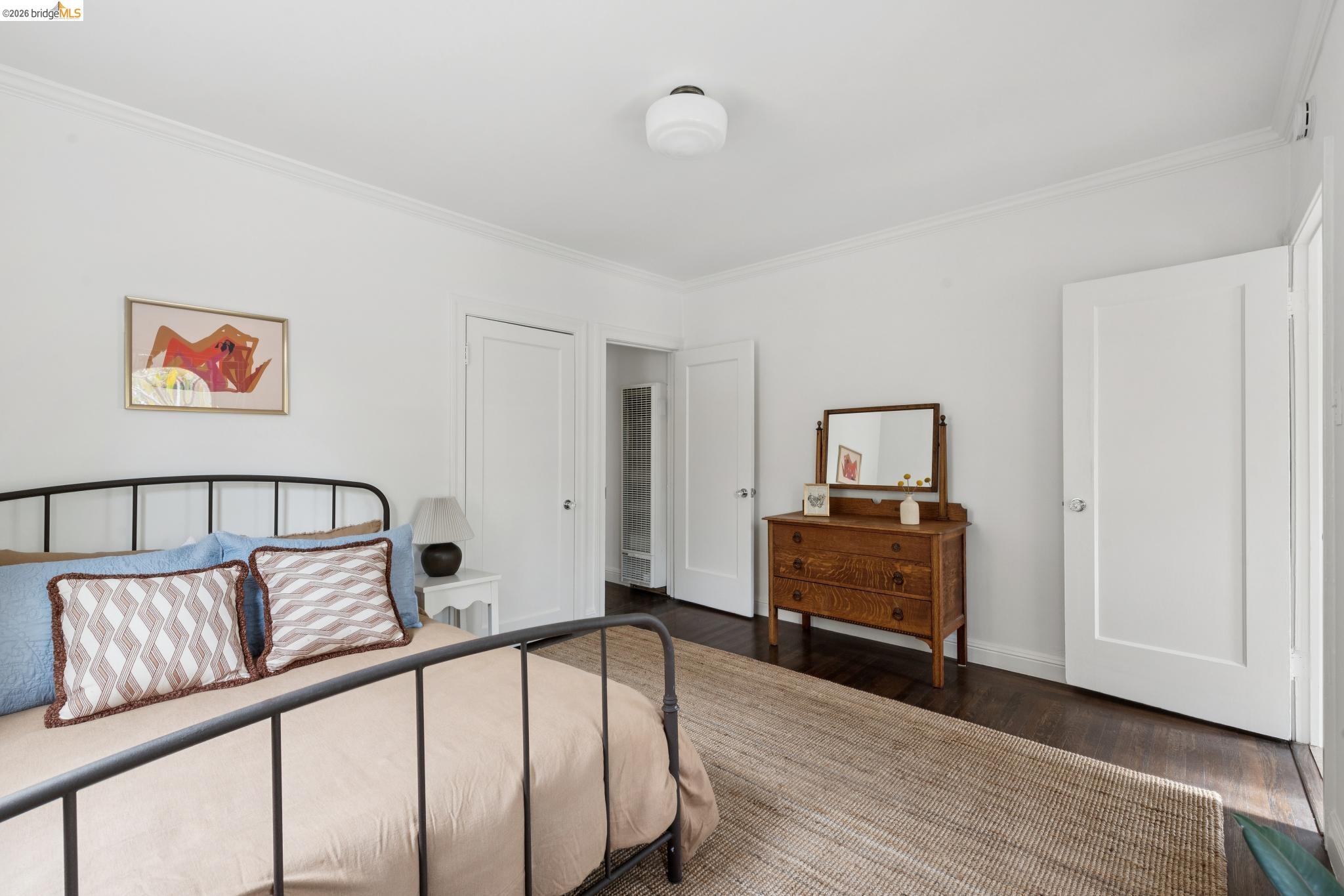 5366 Walnut
