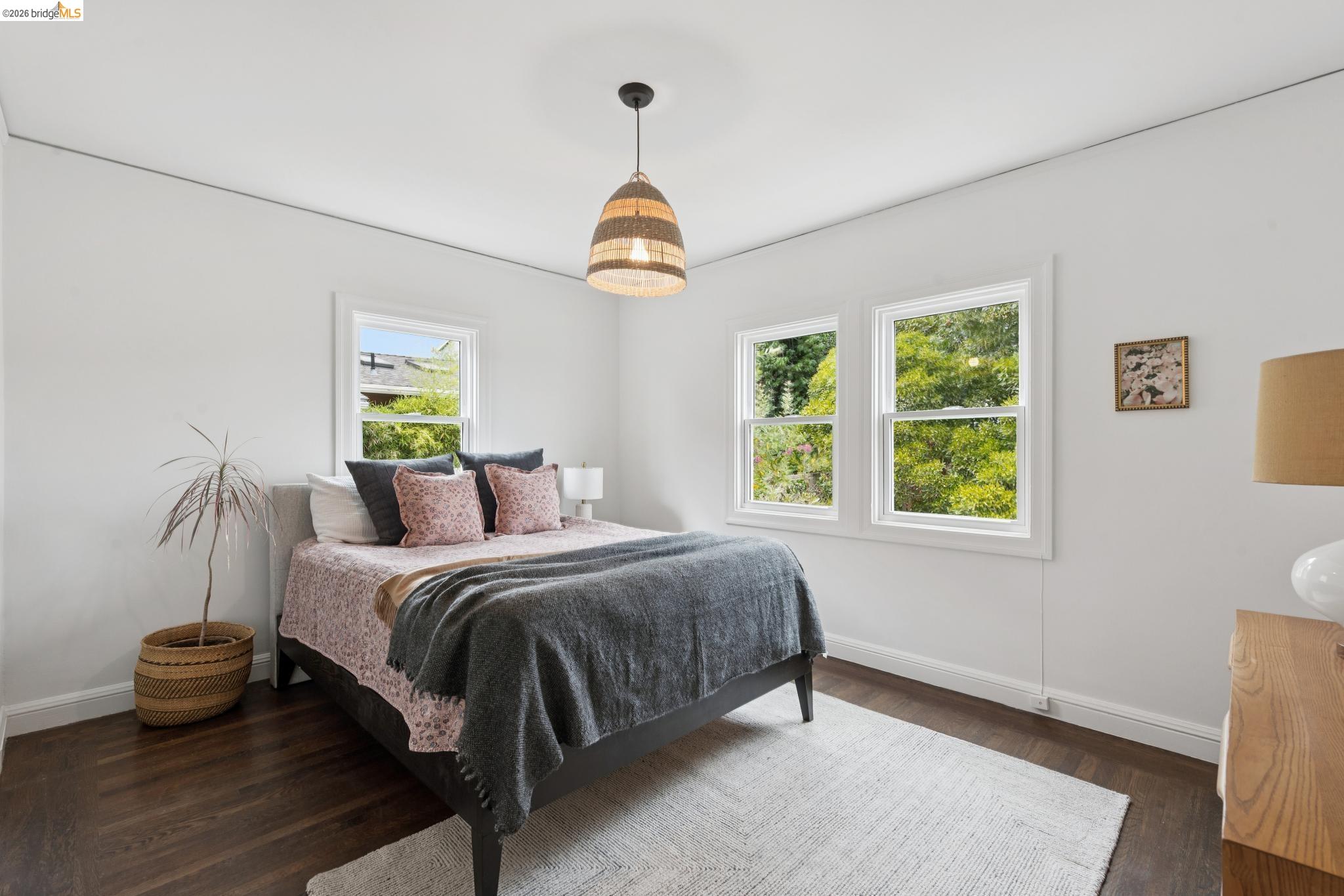 5366 Walnut