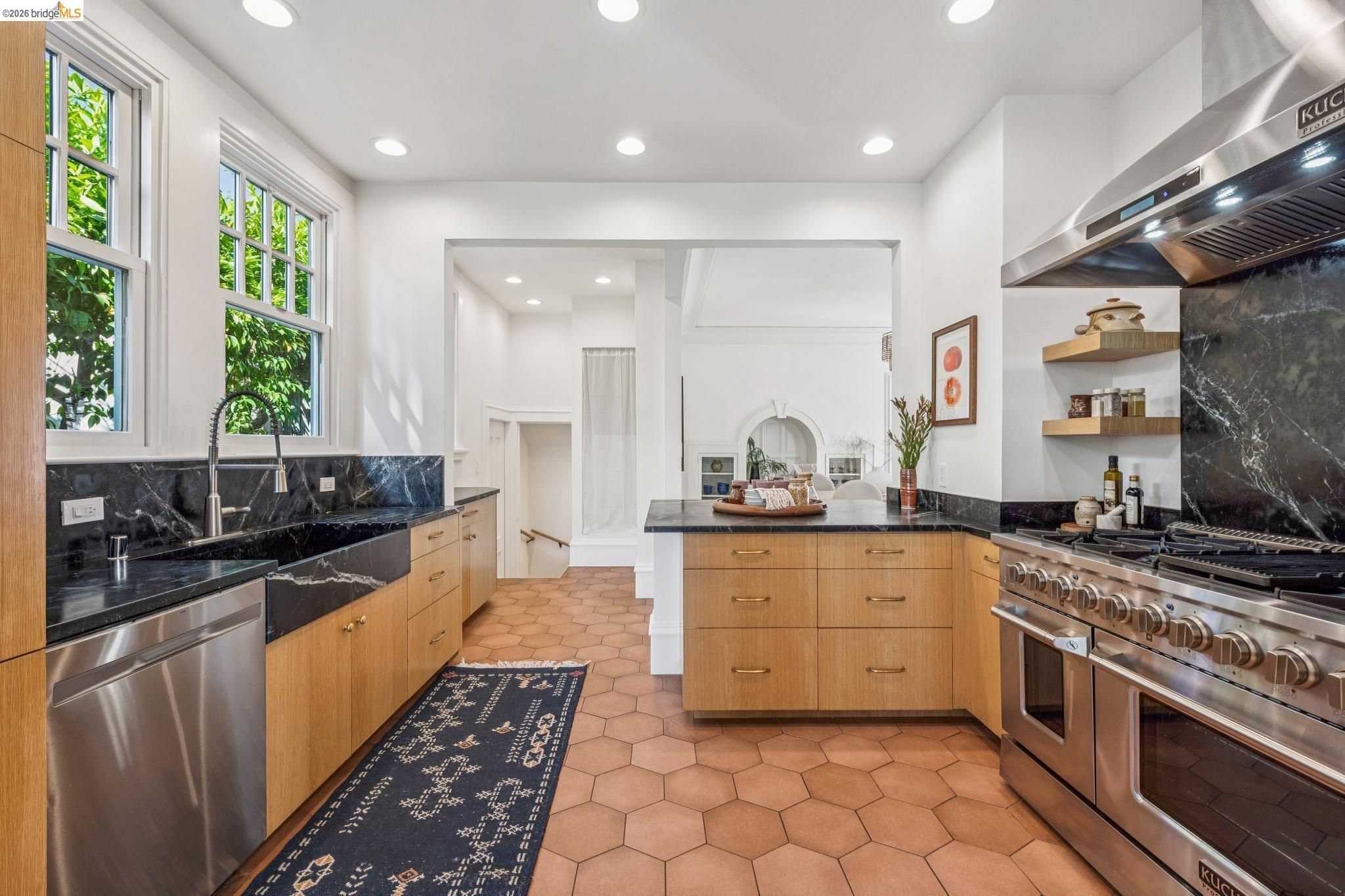 865 Contra Costa Ave