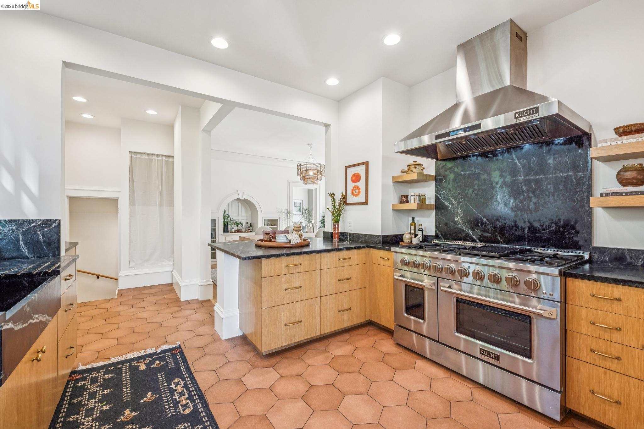 865 Contra Costa Ave