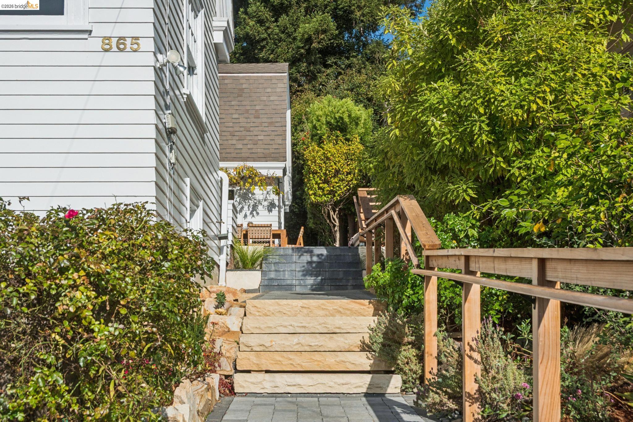 865 Contra Costa Ave