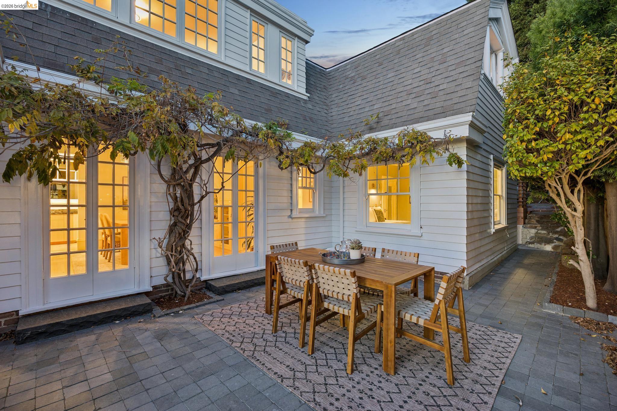 865 Contra Costa Ave