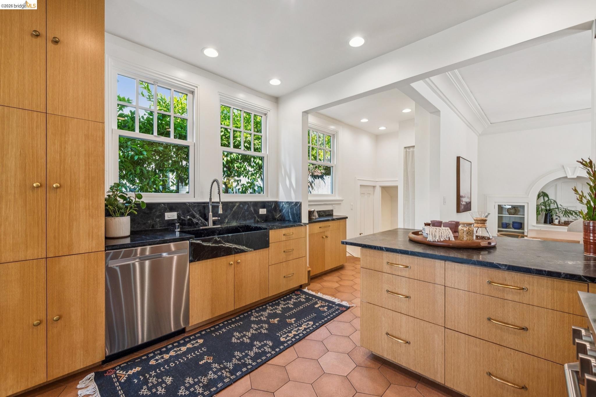 865 Contra Costa Ave