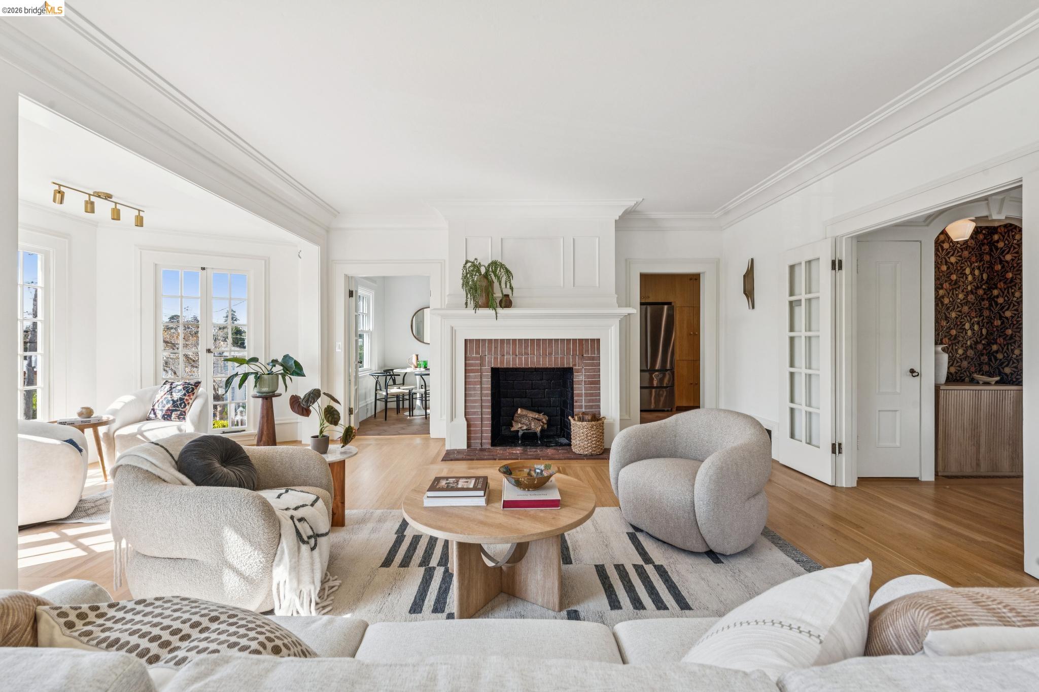 865 Contra Costa Ave
