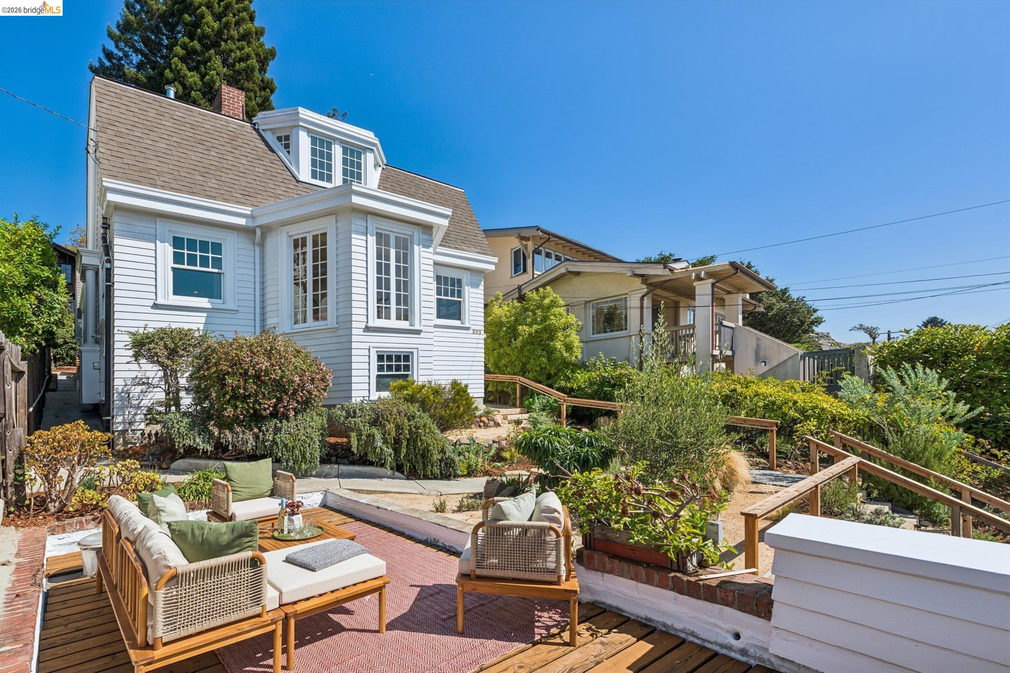 865 Contra Costa Ave