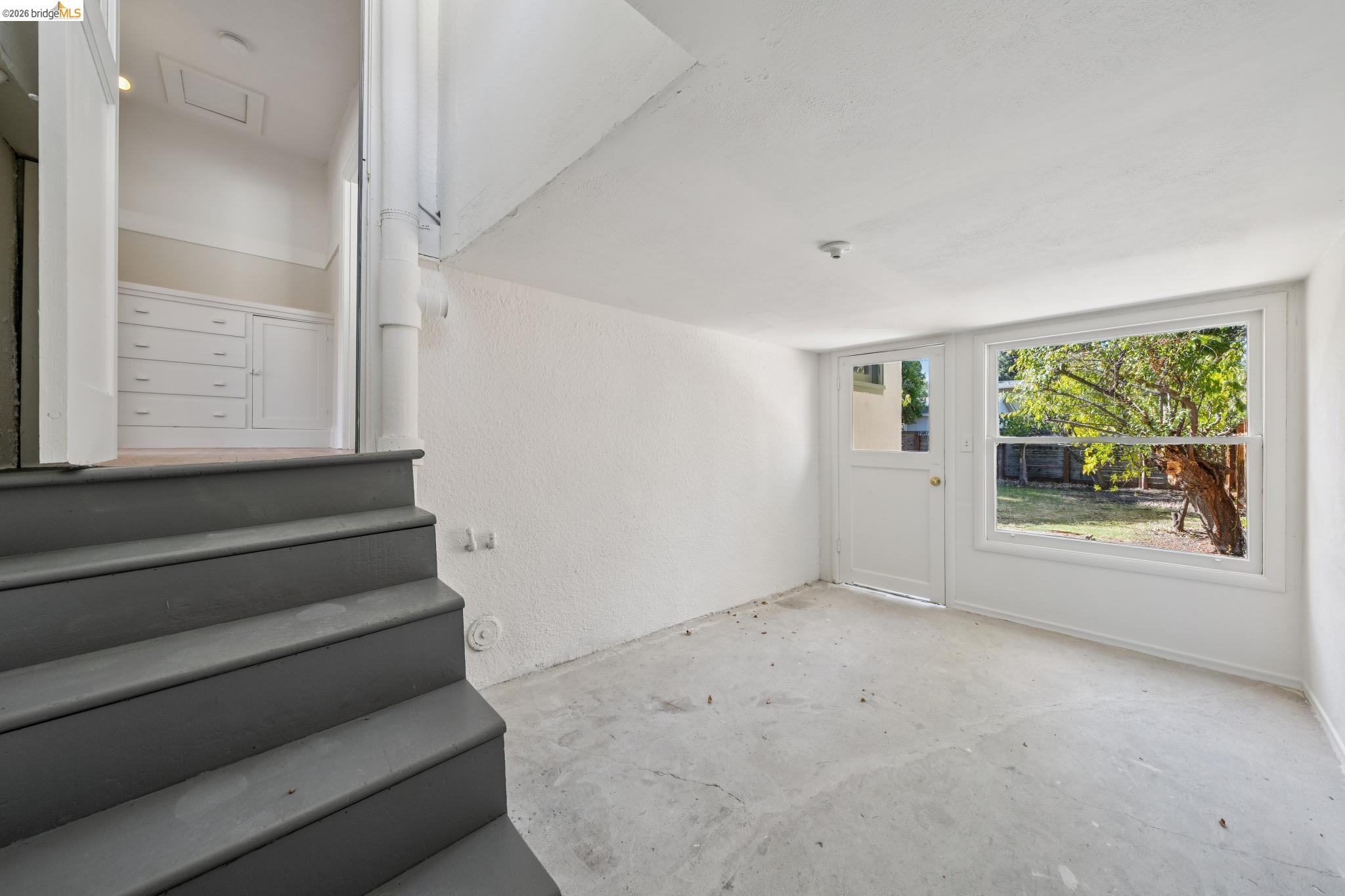 736 Key Route Blvd
