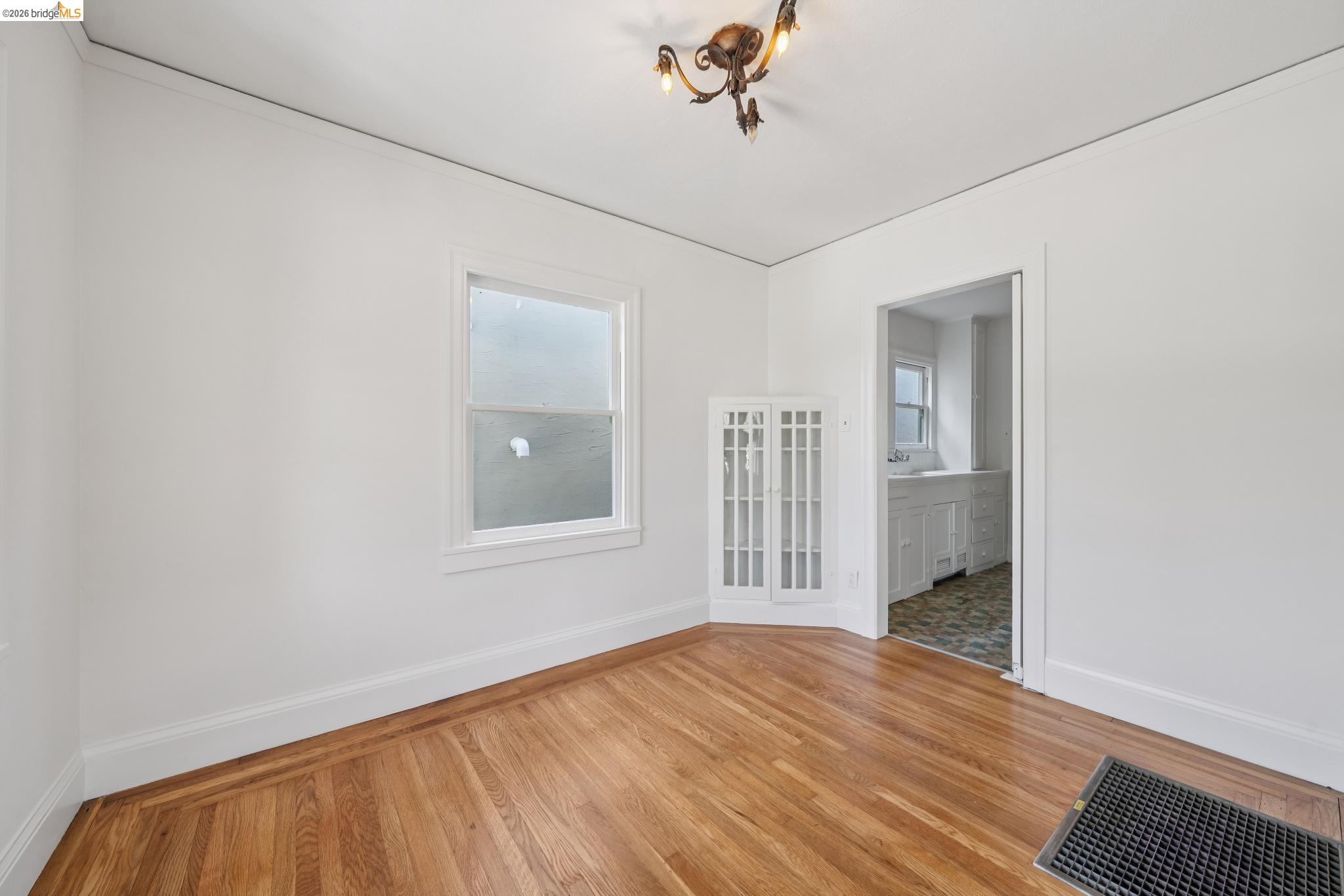 736 Key Route Blvd