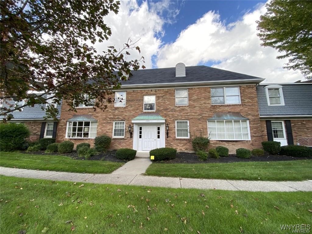 1330 Maple Road 4